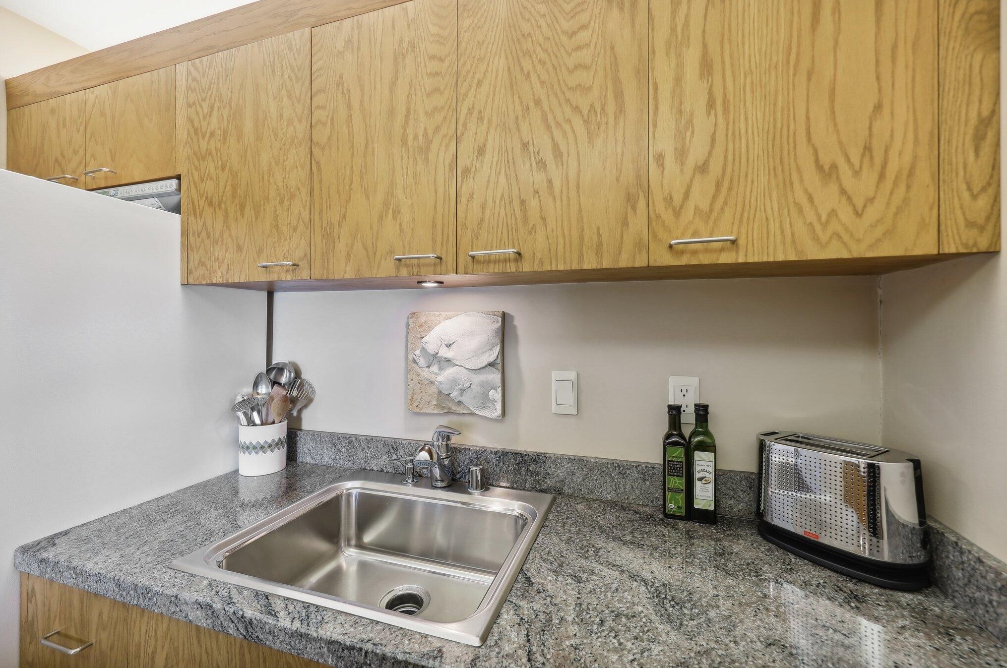 9203 70, Milwaukee WI 53223-2151 exterior