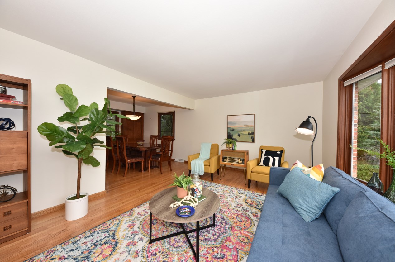 5155 Radcliffe Dr, Milwaukee WI  53223-1640 exterior