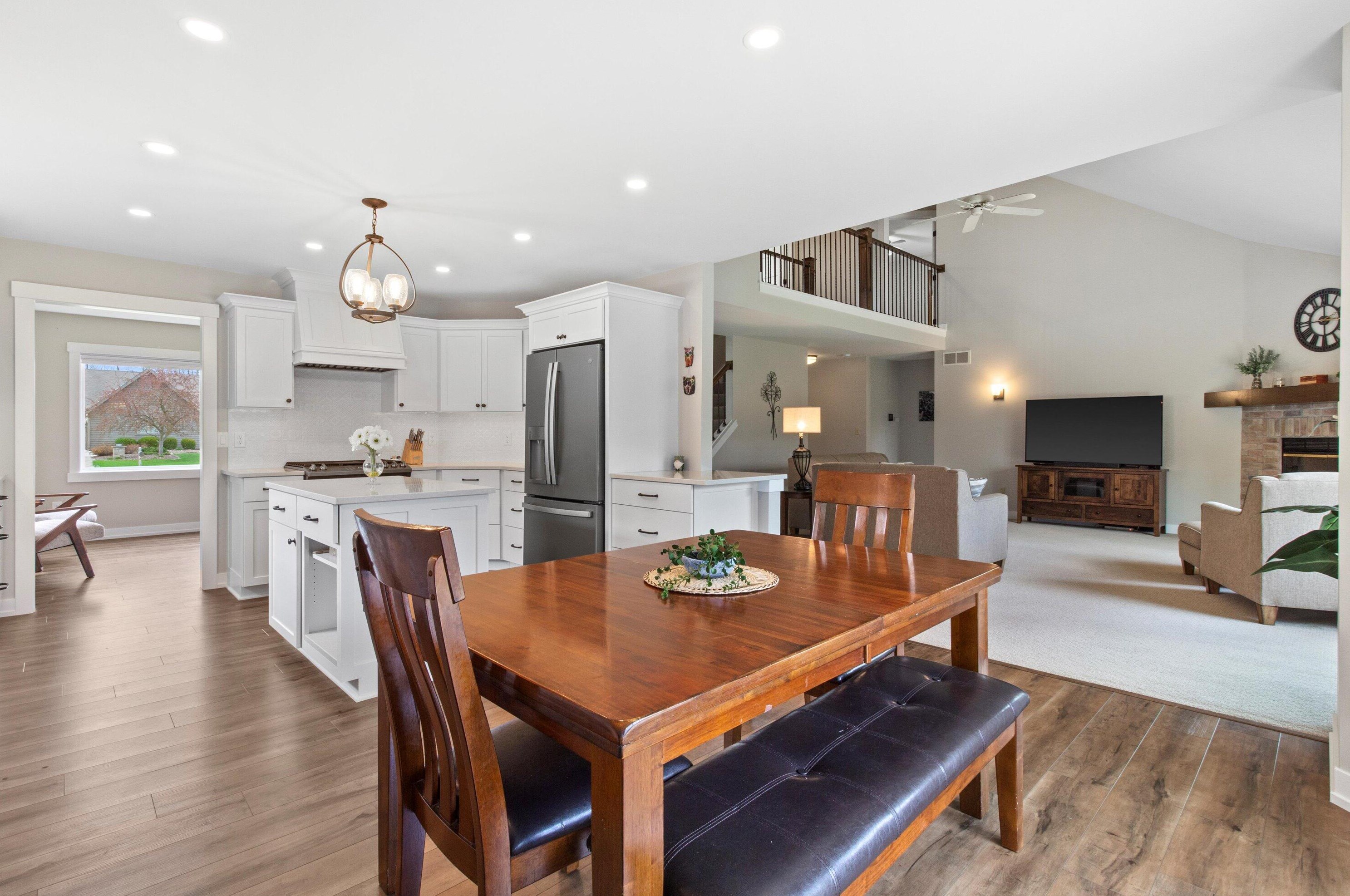 382 Streamside Ct, Grafton WI  53024-9420 exterior