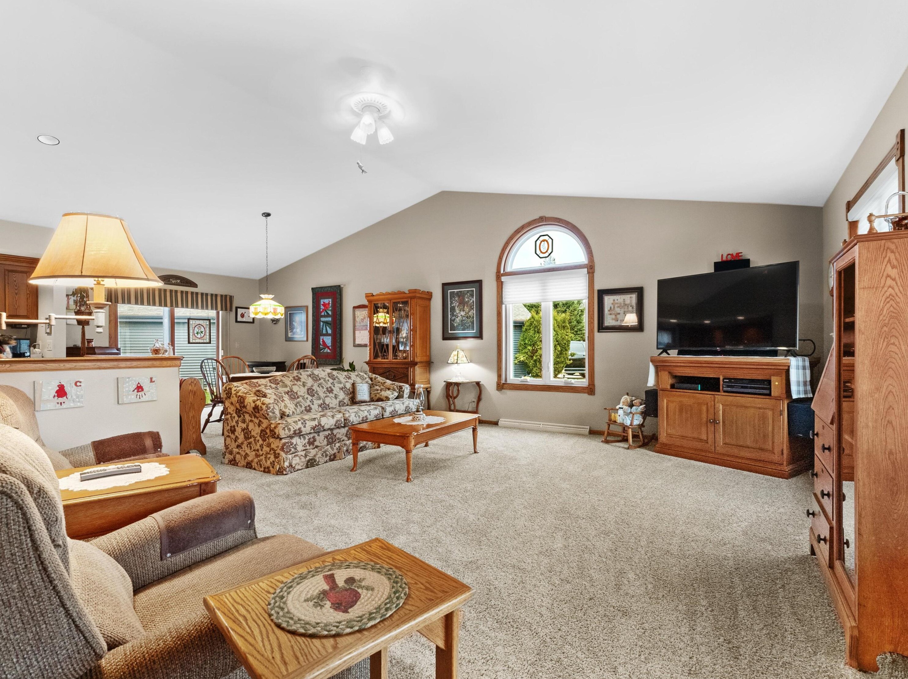 810 Sequoia Ct, Manitowoc WI 54220-3080 exterior