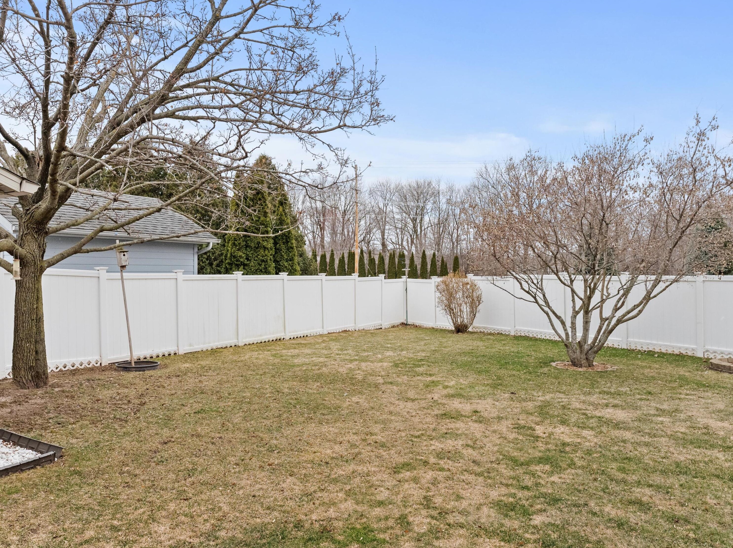 810 Sequoia Ct, Manitowoc WI 54220-3080 exterior