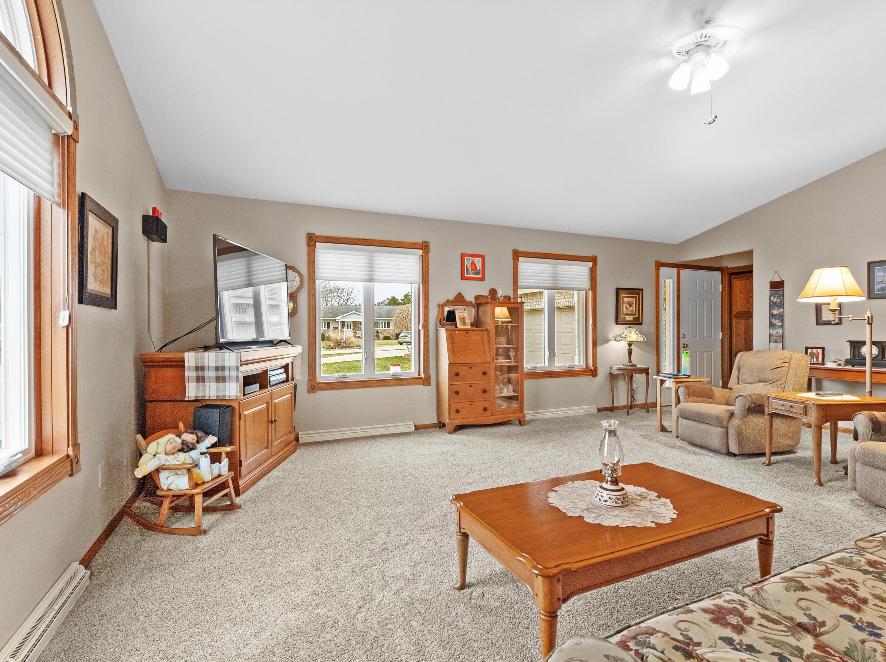 810 Sequoia Ct, Manitowoc WI 54220-3080 exterior