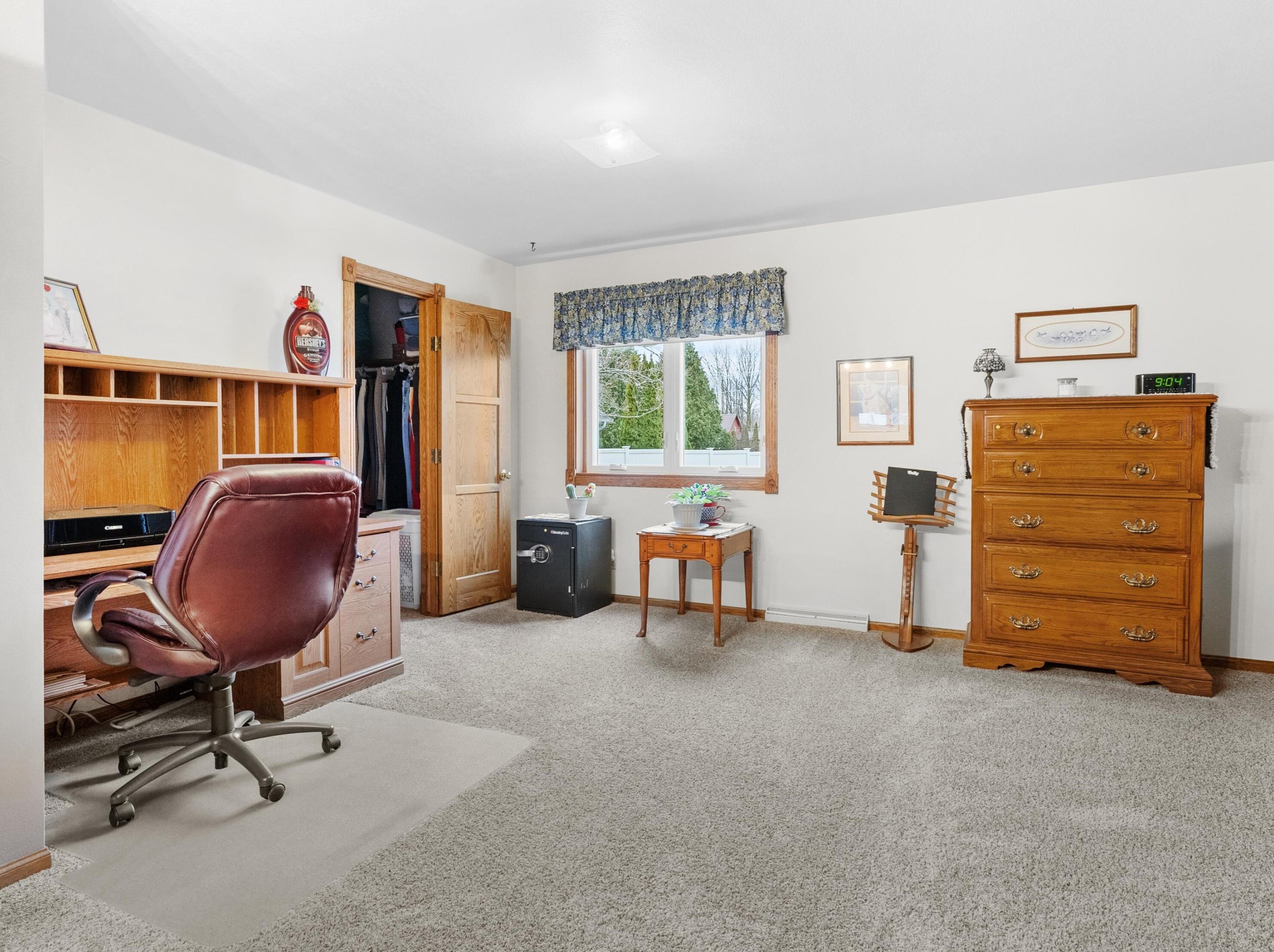 810 Sequoia Ct, Manitowoc WI 54220-3080 exterior