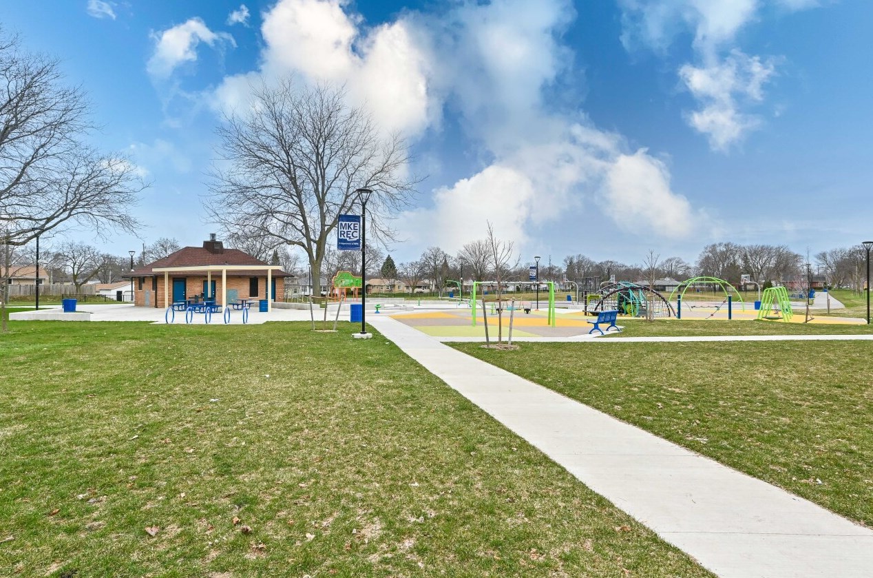 7130 Carmen Ave, Milwaukee WI  53218-2220 exterior