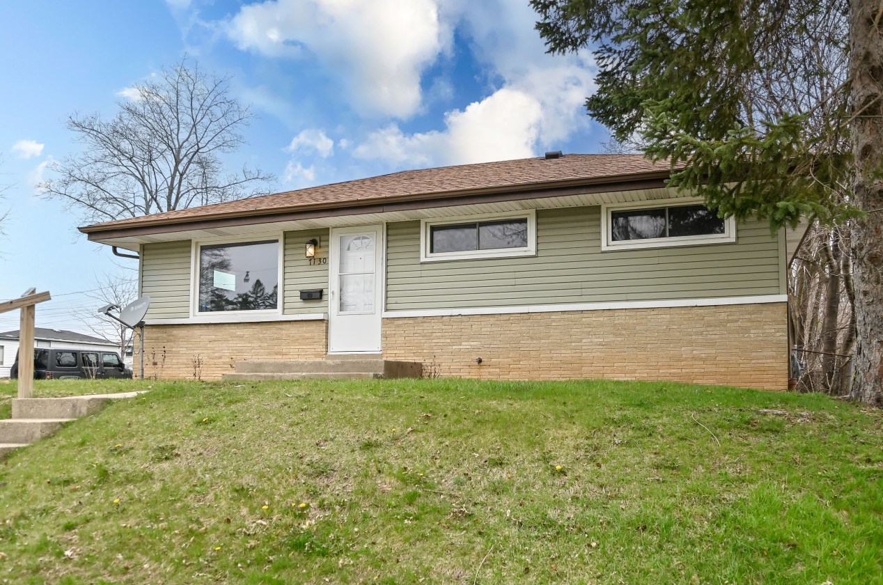 7130 Carmen Ave, Milwaukee WI  53218-2220 exterior