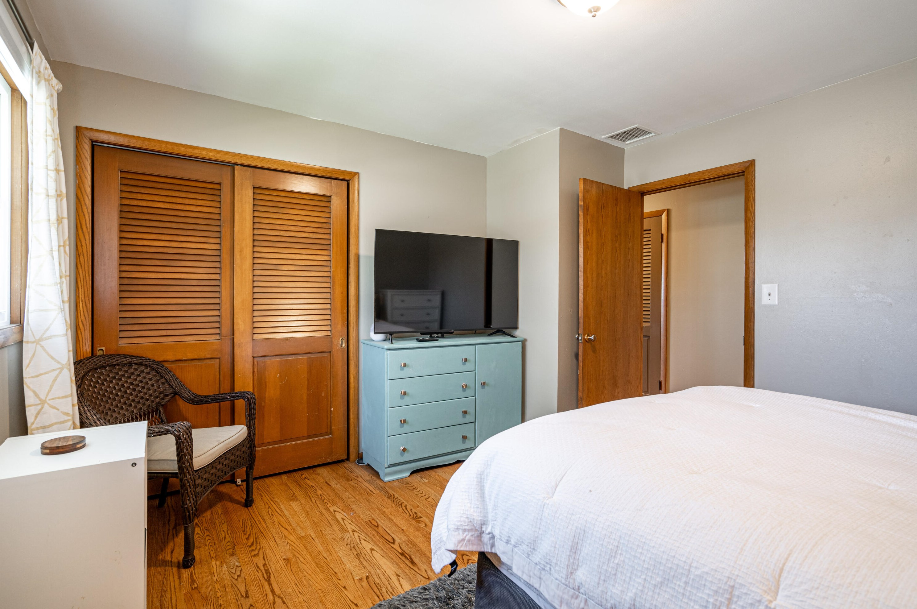 11907 Ohio Ave, Milwaukee WI 53207-2859 exterior