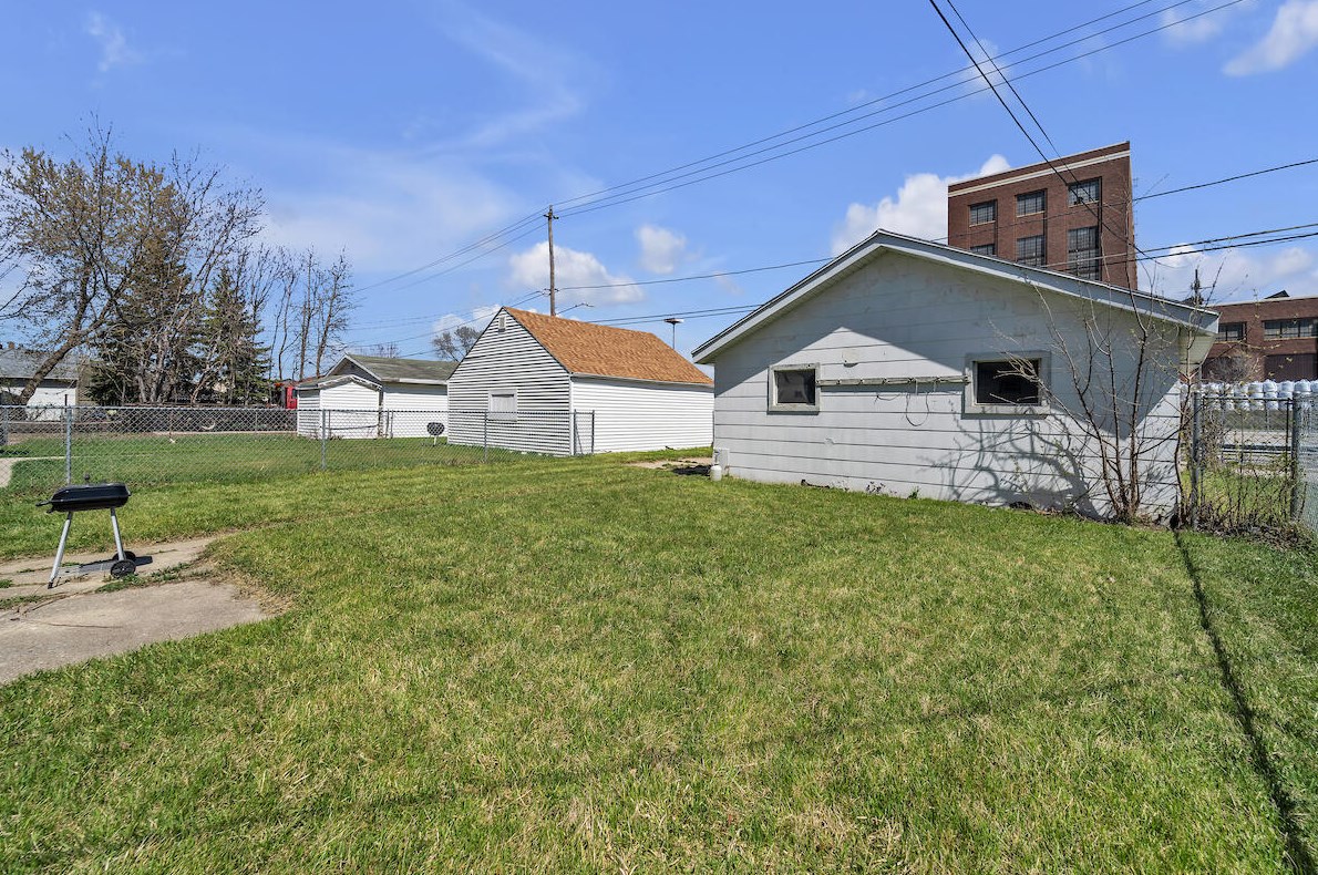 3622 36th St, Milwaukee WI  53216-3404 exterior