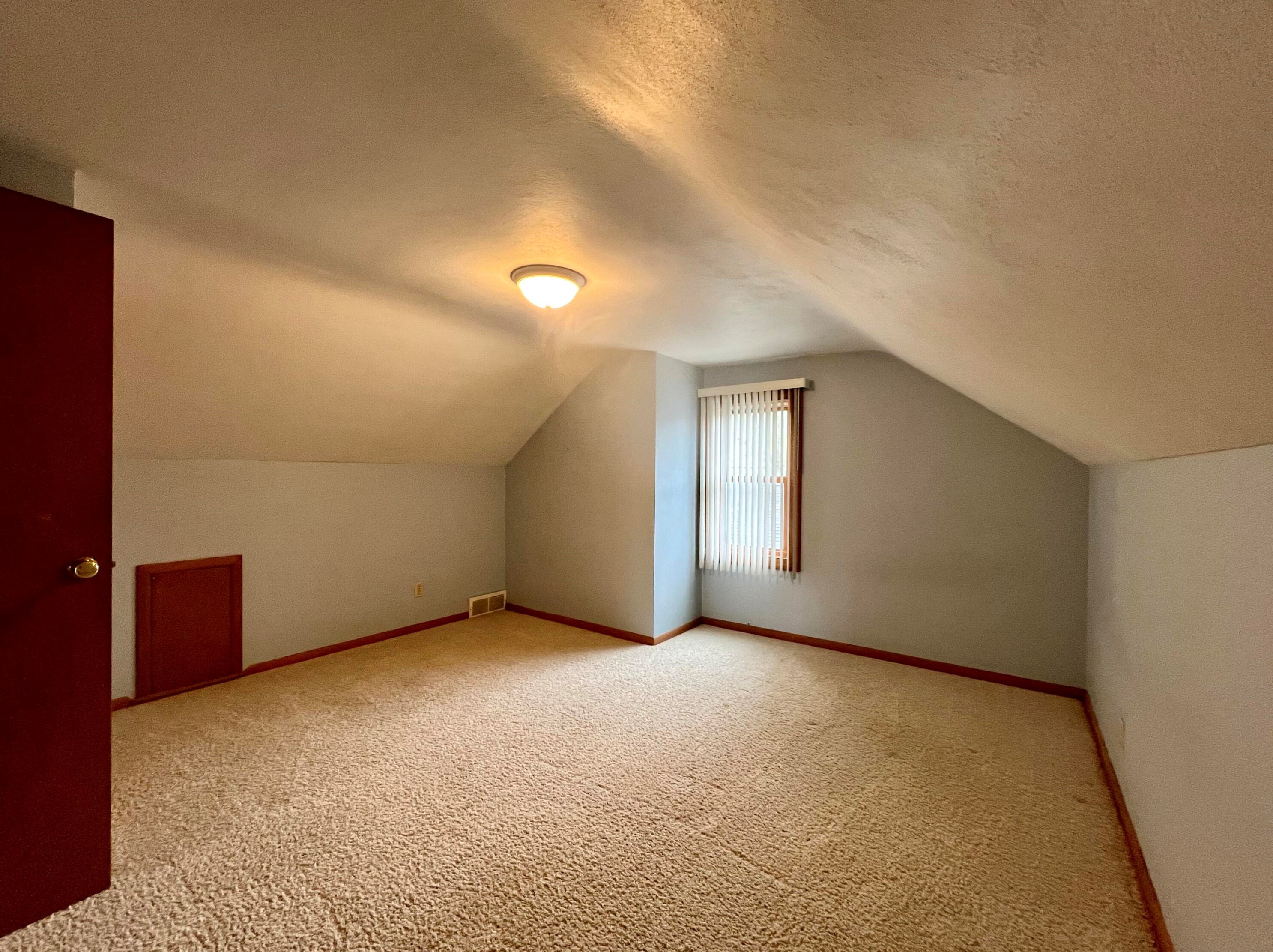 2821 James St, La Crosse WI  54601-7664 exterior