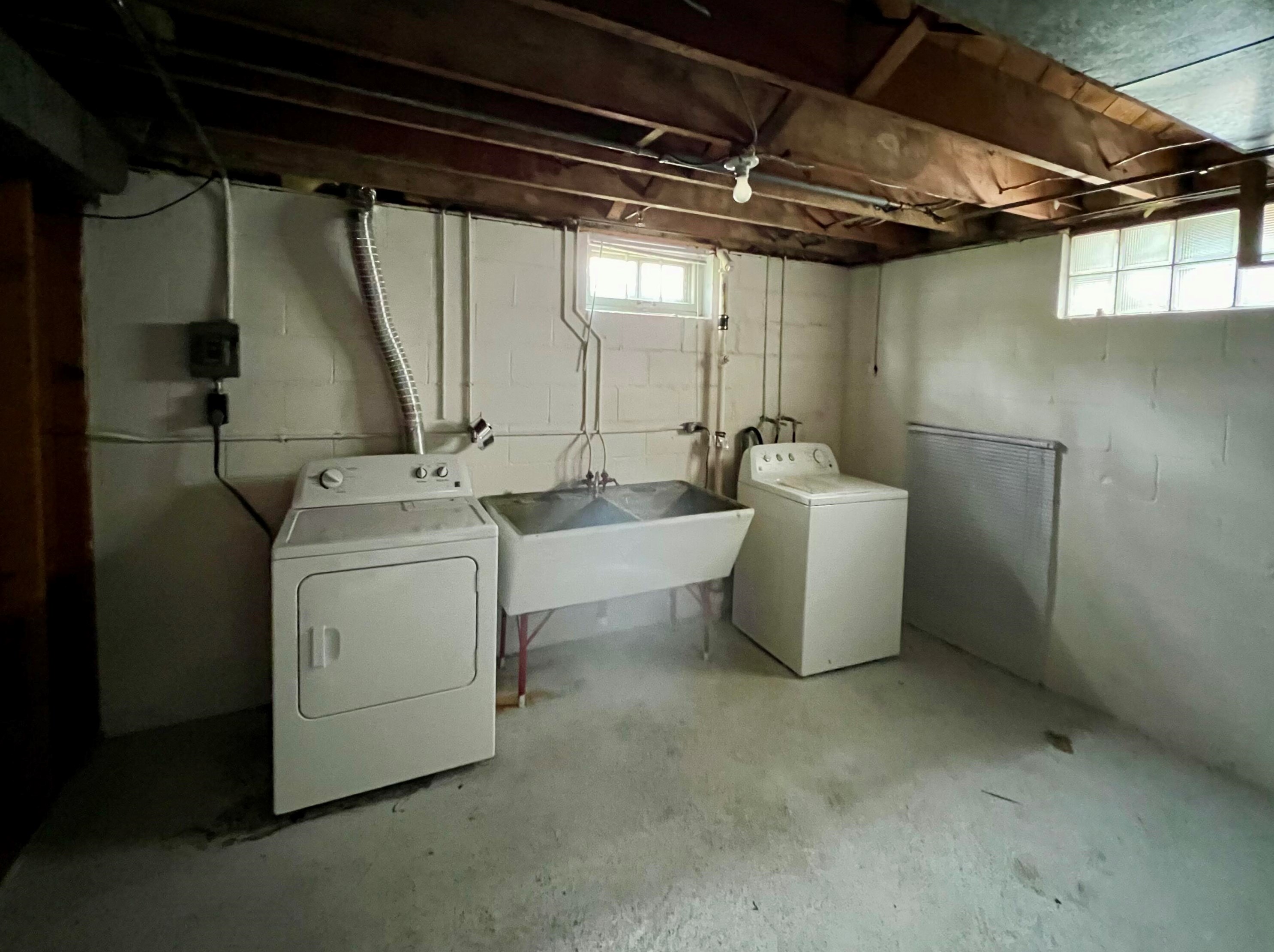 2821 James St, La Crosse WI  54601-7664 exterior