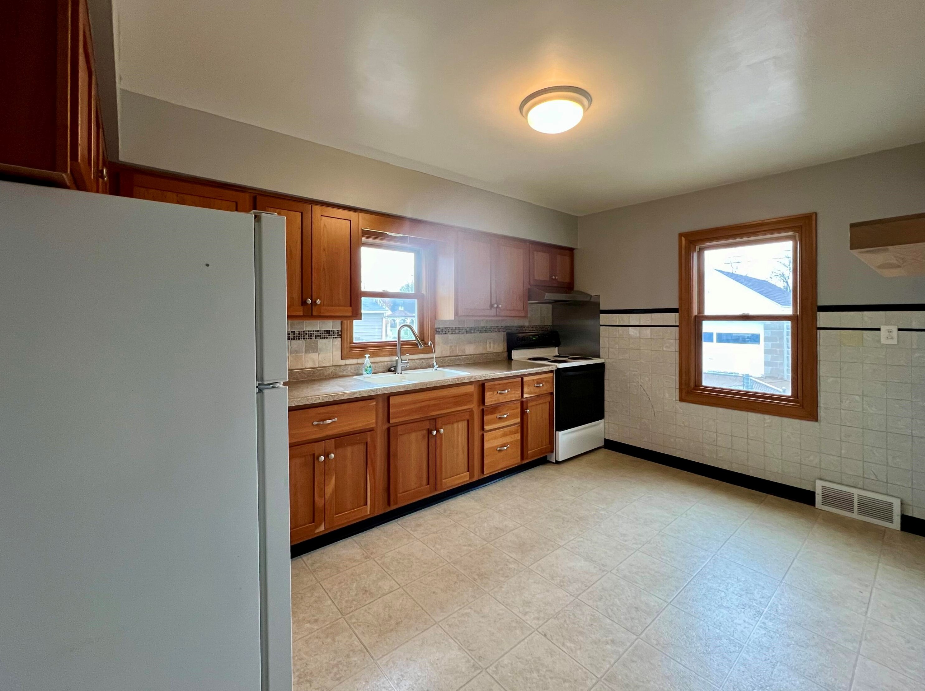 2821 James St, La Crosse WI  54601-7664 exterior