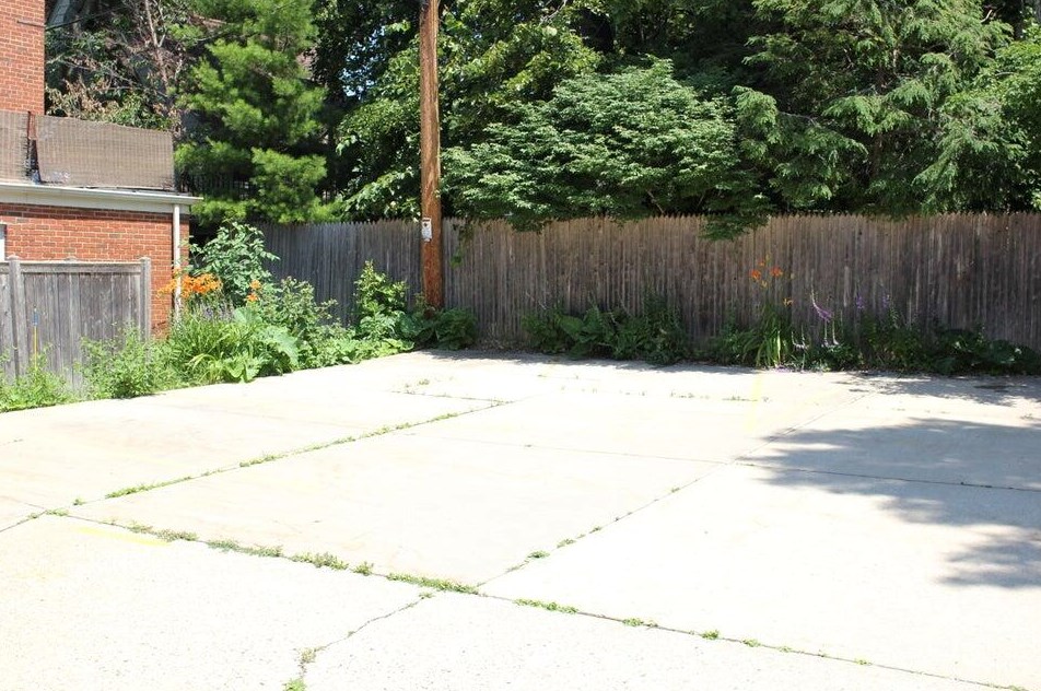 4544 Oakland Ave, Milwaukee WI  53211-1218 exterior