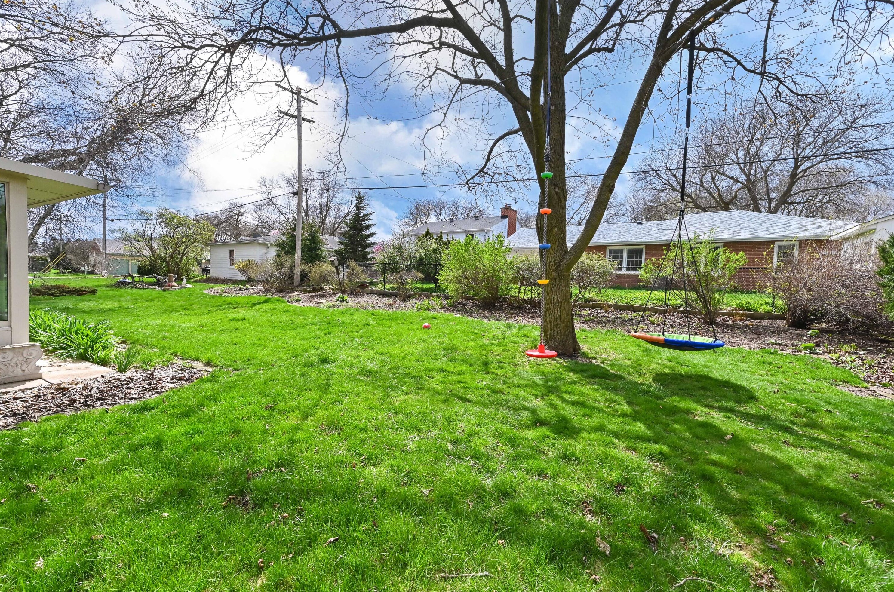 3213 104, Milwaukee WI 53222-3323 exterior