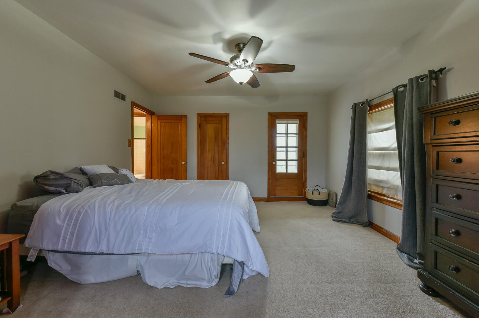 4947 Vollmer Ave, Milwaukee WI 53219-4552 exterior