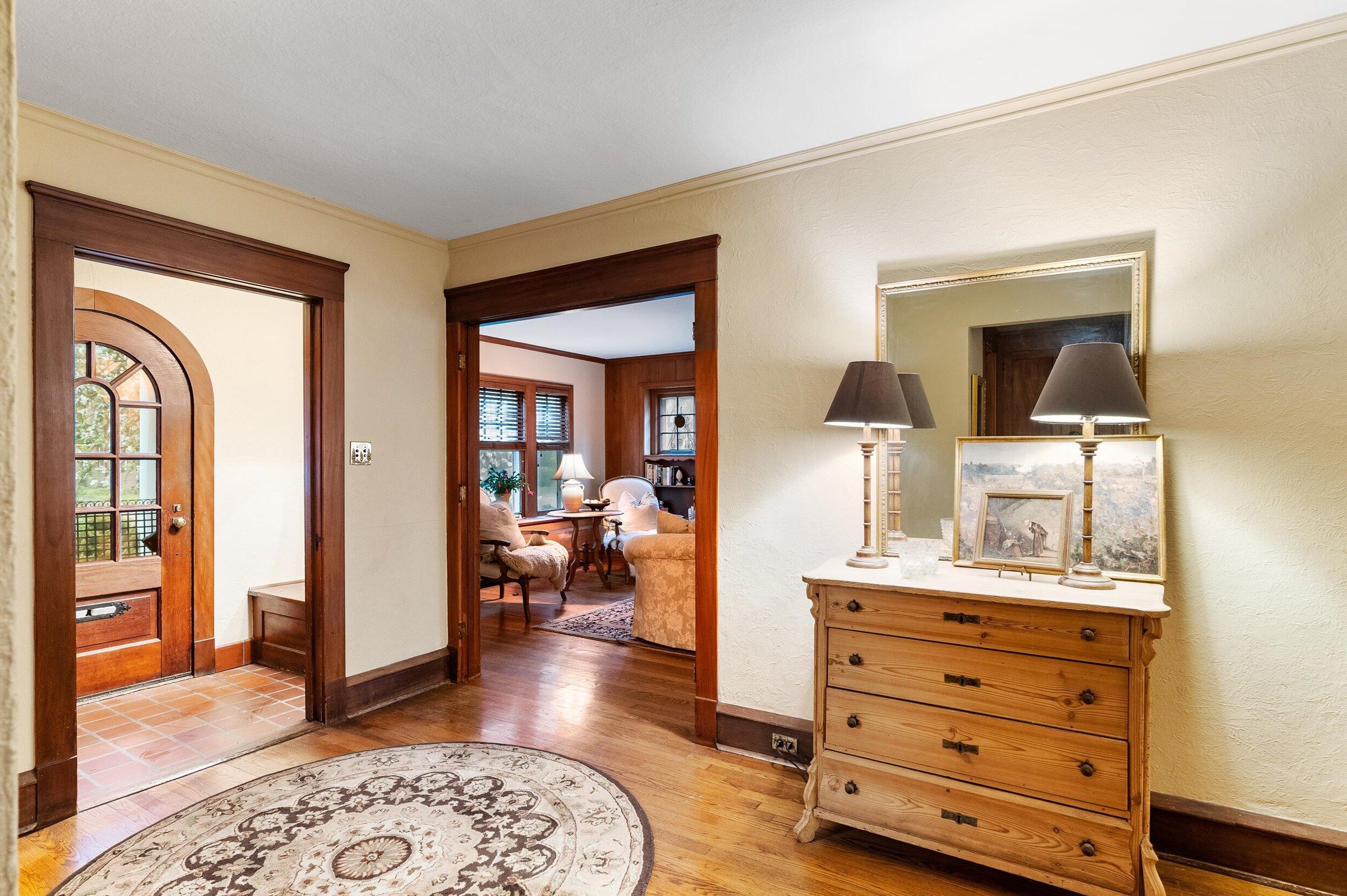 3467 Hackett Ave, Milwaukee WI 53211-2638 exterior