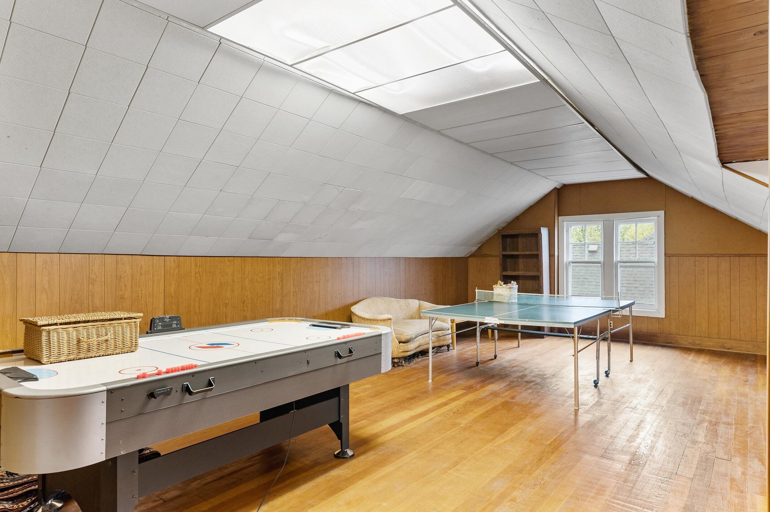 3467 Hackett Ave, Milwaukee WI 53211-2638 exterior