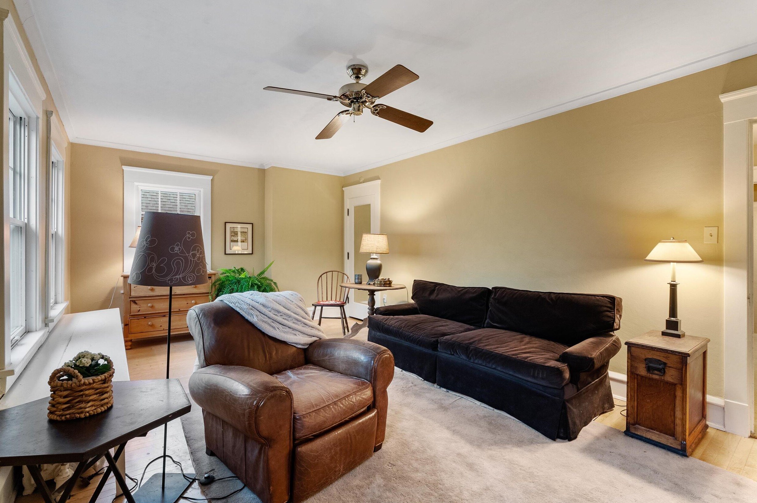 3467 Hackett Ave, Milwaukee WI 53211-2638 exterior