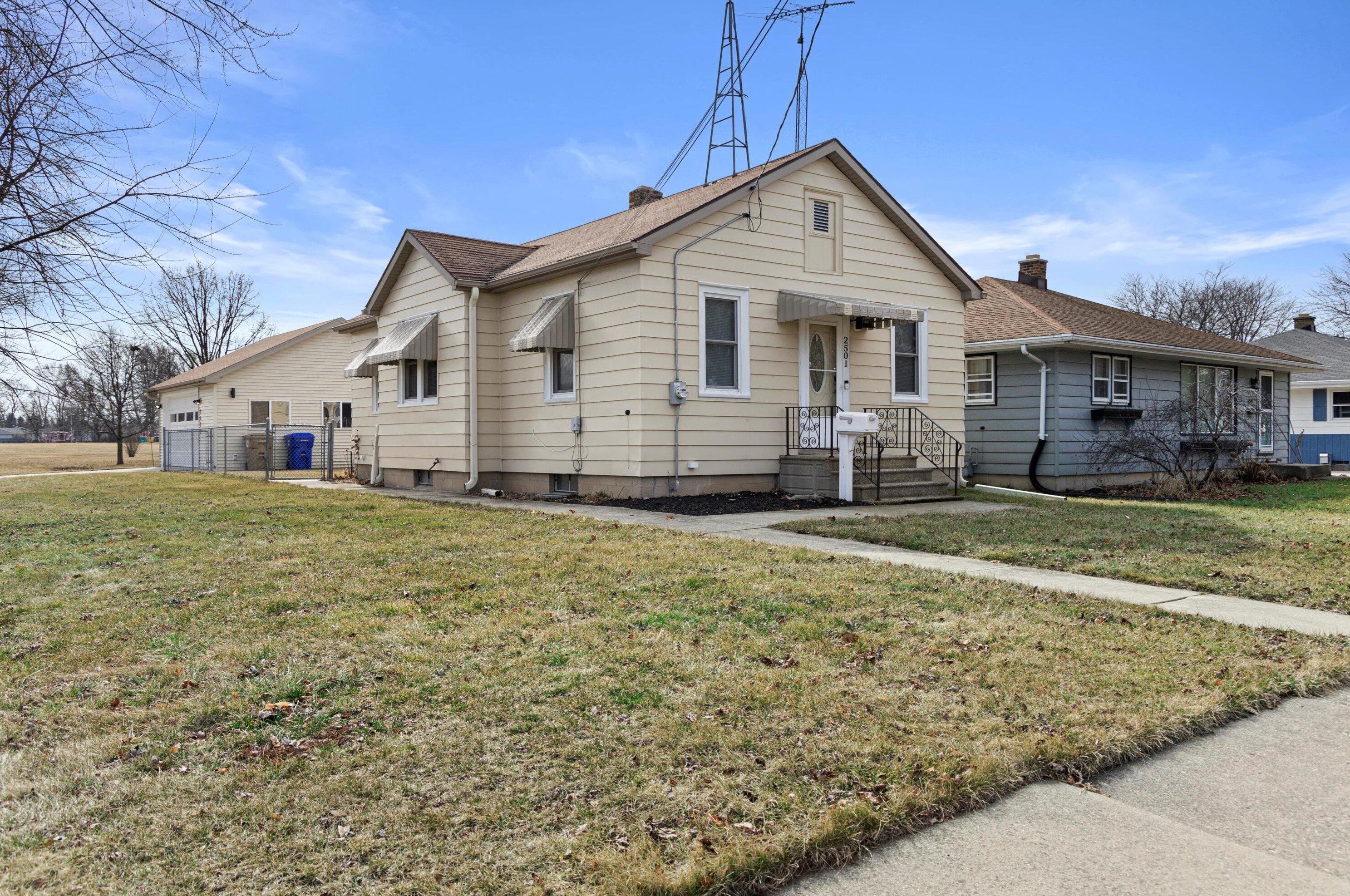 2501 31st St, Kenosha WI  53140-2176 exterior