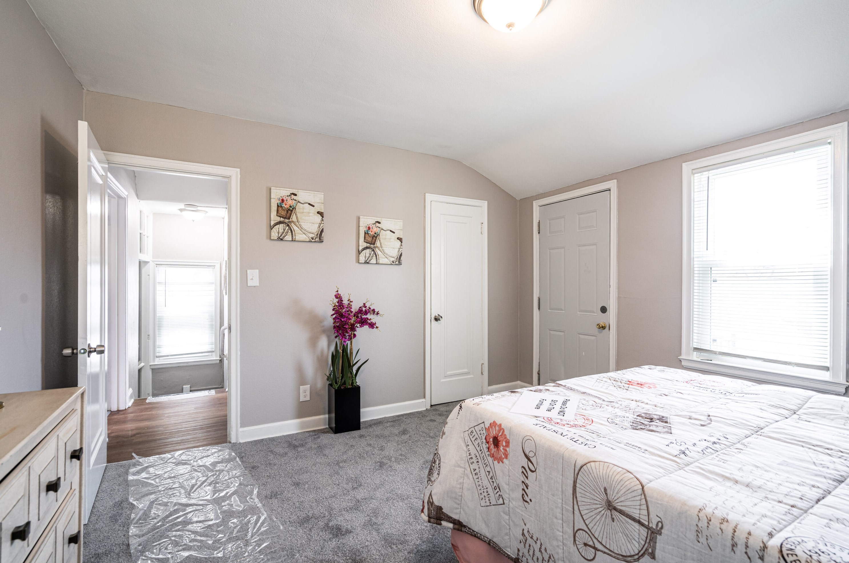 4335 48, Milwaukee WI 53220-1512 exterior