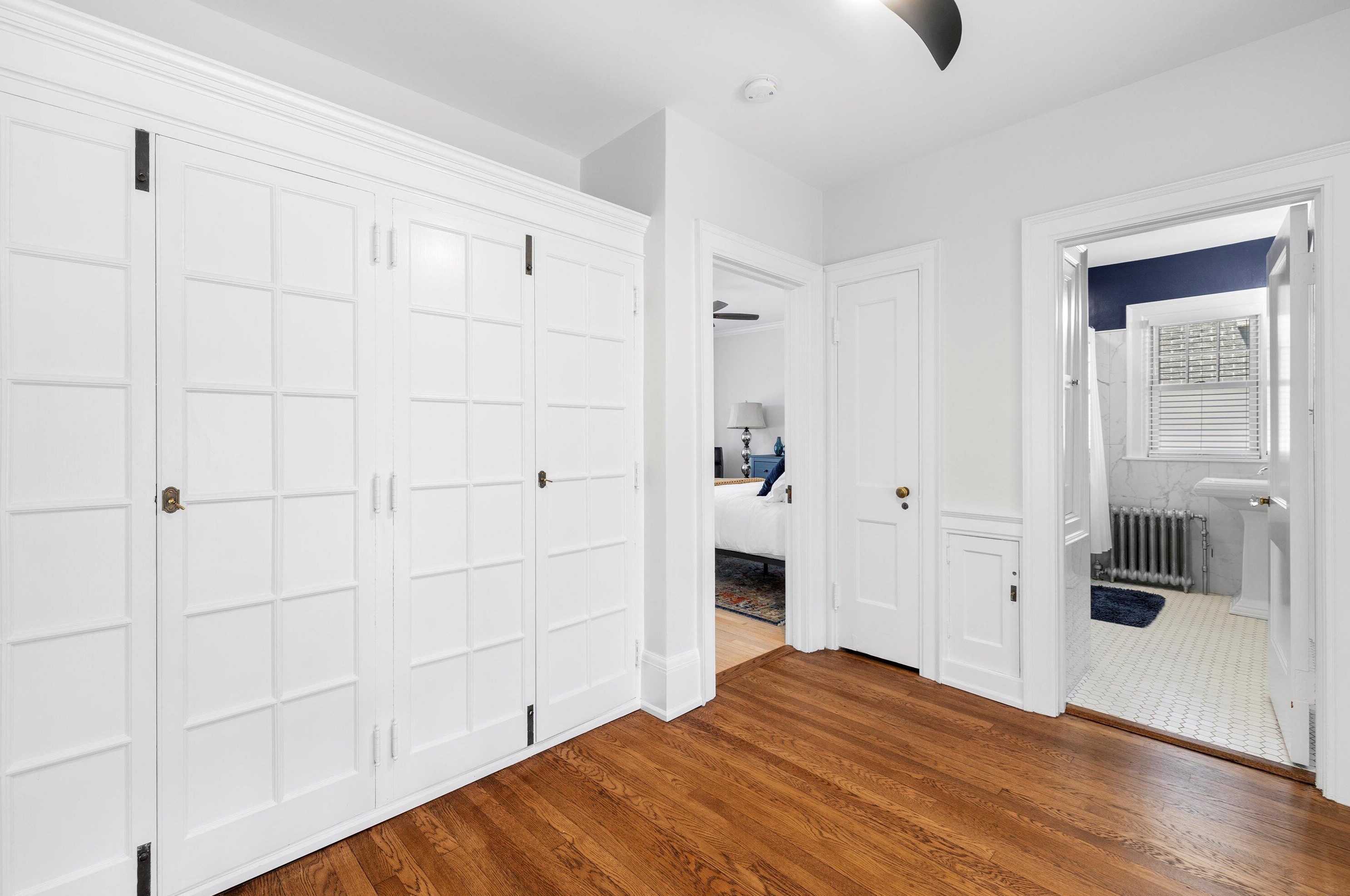 3004 Hackett Ave, Milwaukee WI 53211-3444 exterior