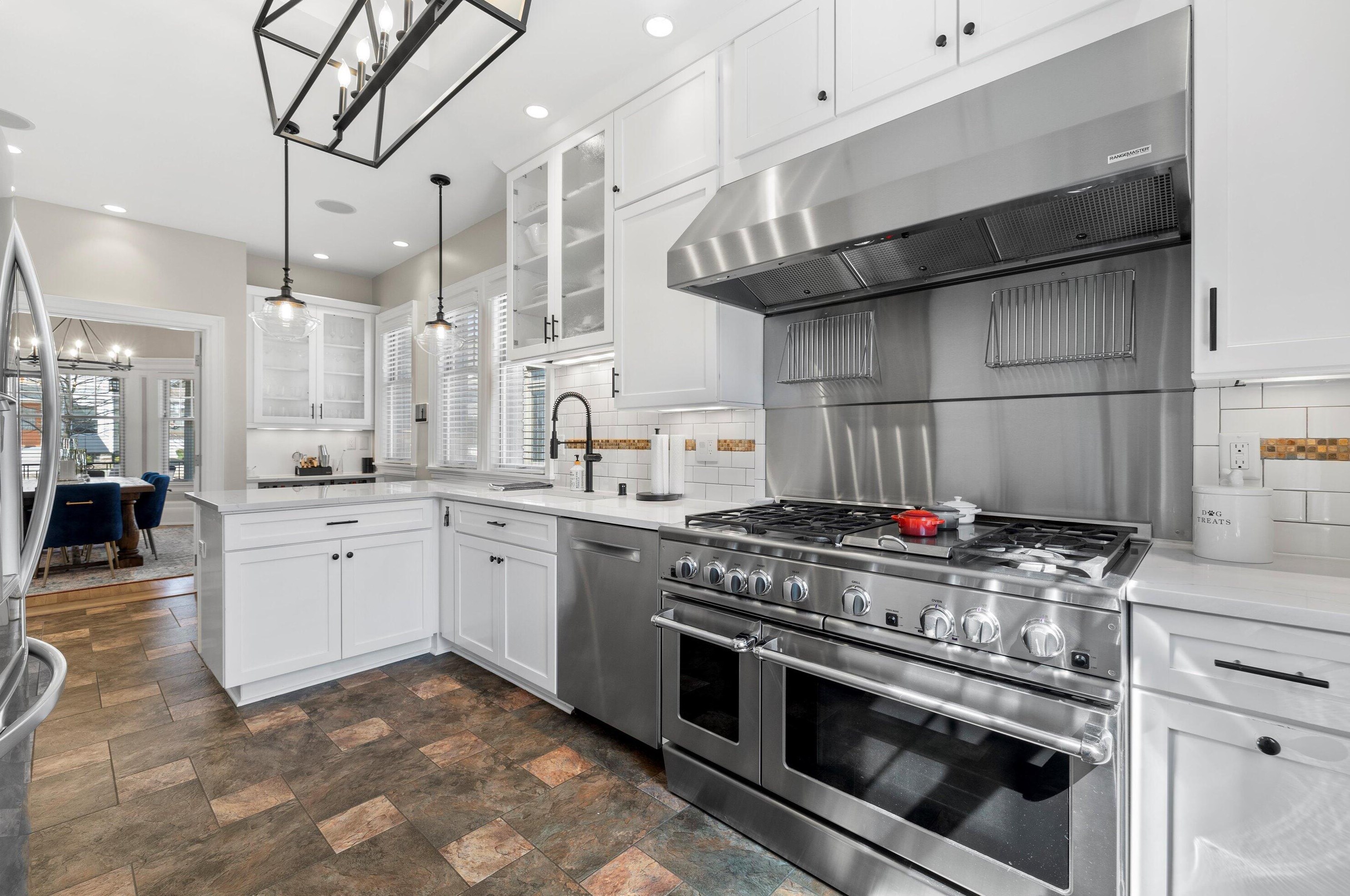 3004 Hackett Ave, Milwaukee WI 53211-3444 exterior