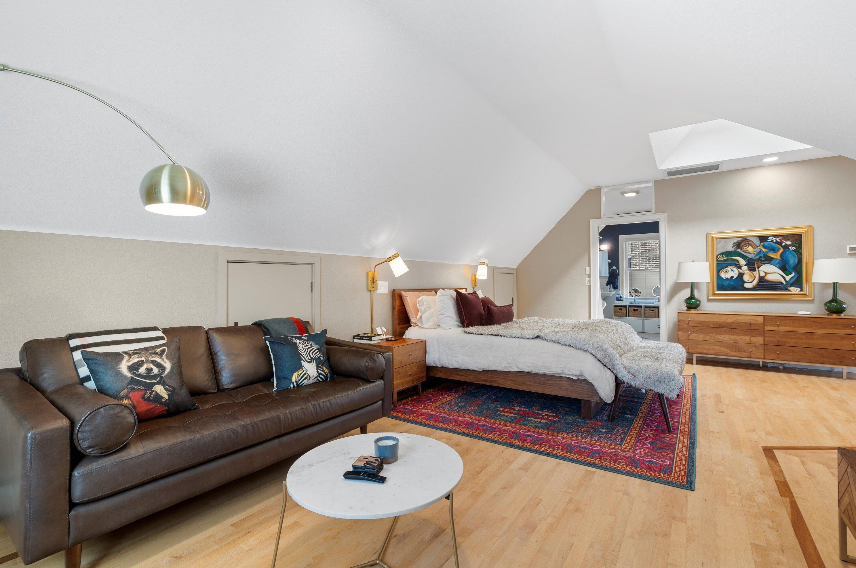 3004 Hackett Ave, Milwaukee WI 53211-3444 exterior