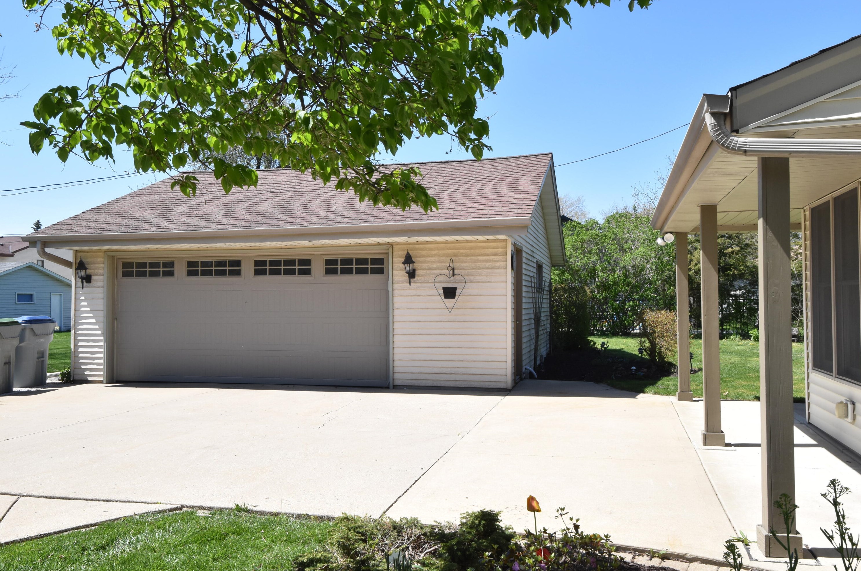 5449 25th St, Milwaukee WI  53221-3715 exterior