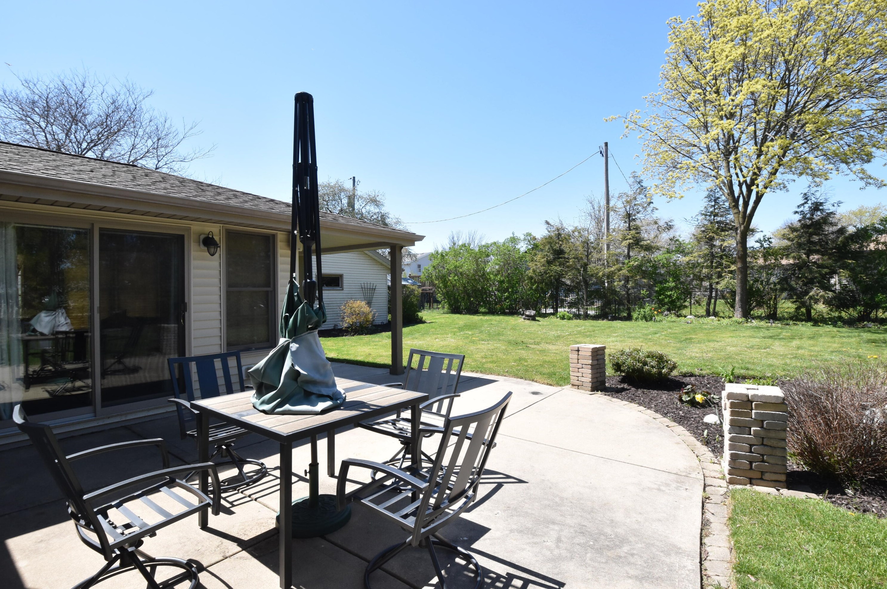 5449 25th St, Milwaukee WI  53221-3715 exterior