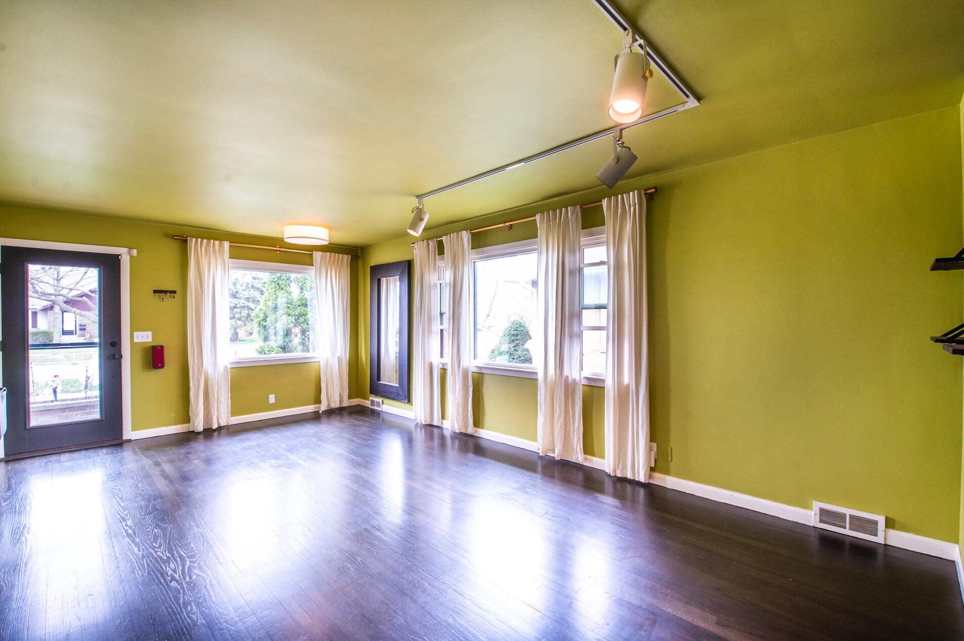 920 Illinois St, Racine WI 53405-2223 exterior