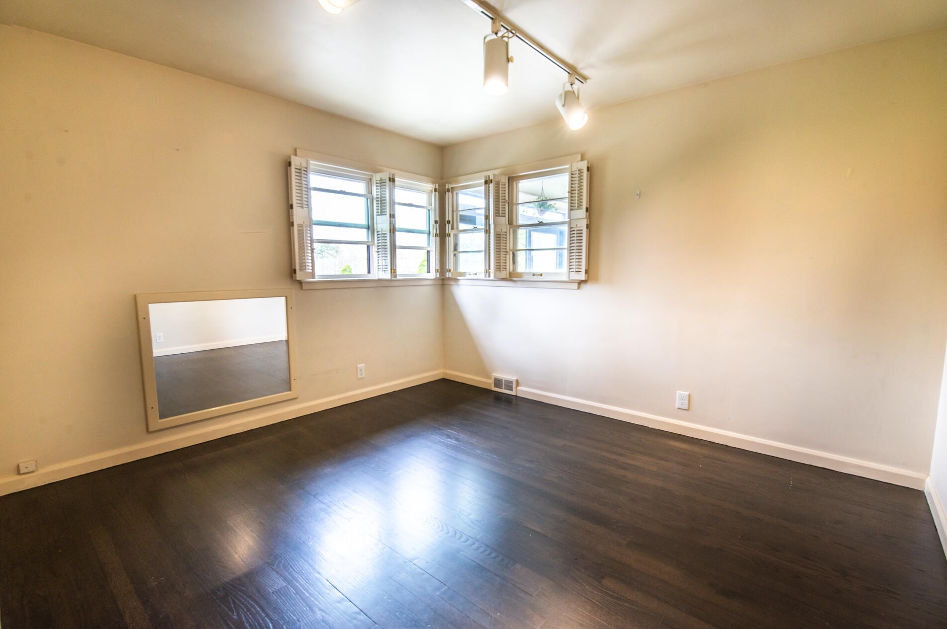 920 Illinois St, Racine WI 53405-2223 exterior