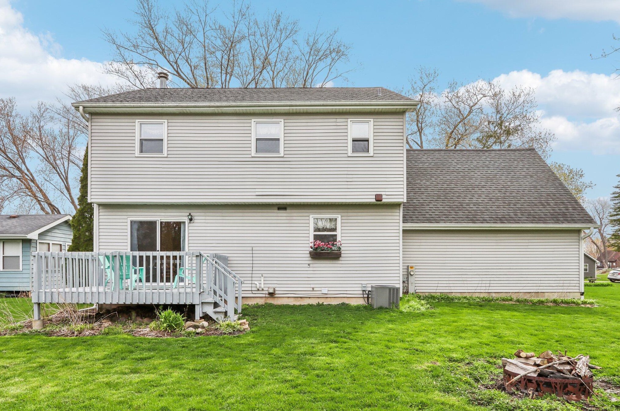 4211 Mulberry Ave, Delavan WI  53115-3320 exterior