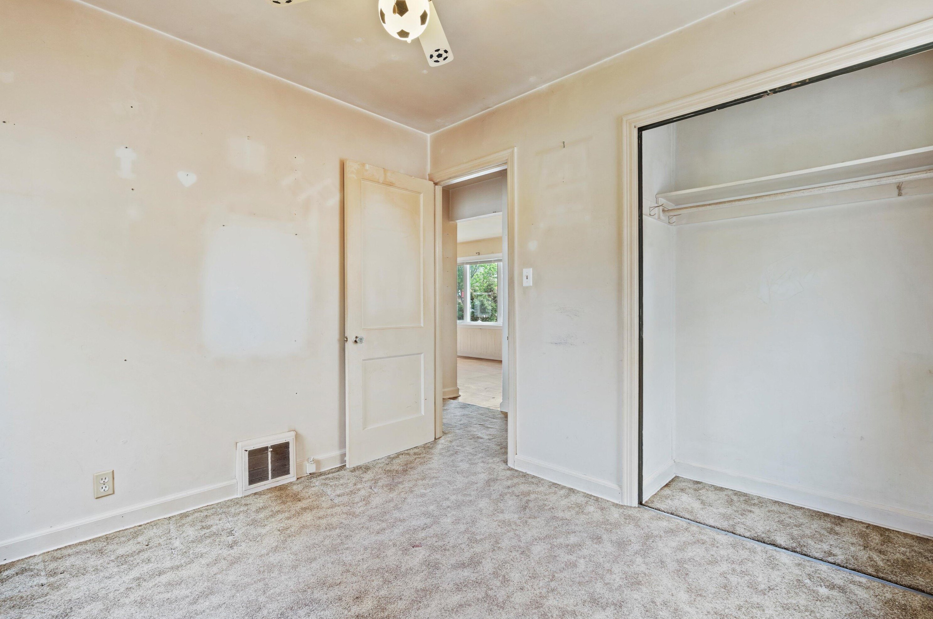 8006 Burleigh St, Milwaukee WI 53222-4919 exterior