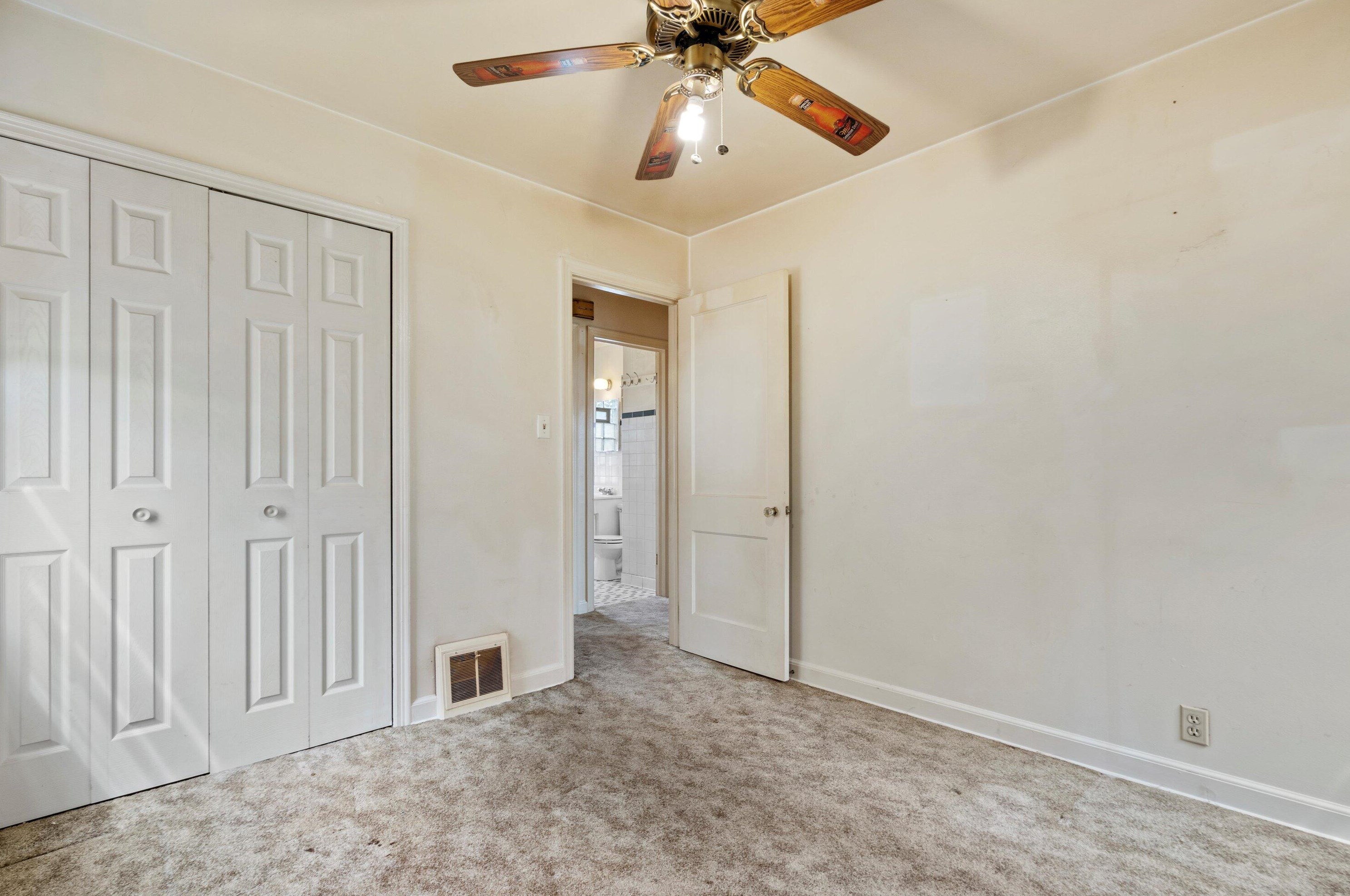 8006 Burleigh St, Milwaukee WI 53222-4919 exterior