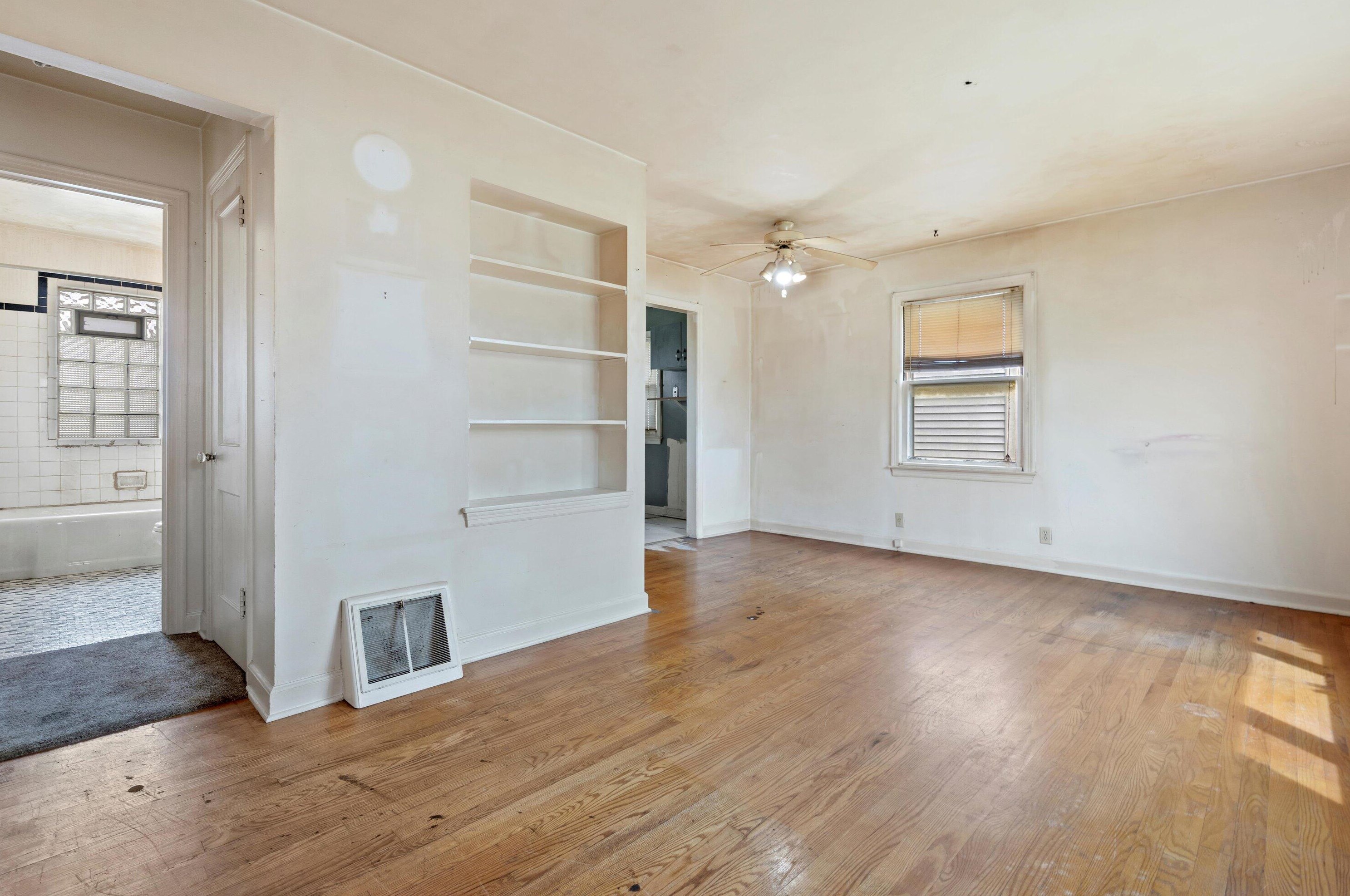 8006 Burleigh St, Milwaukee WI 53222-4919 exterior