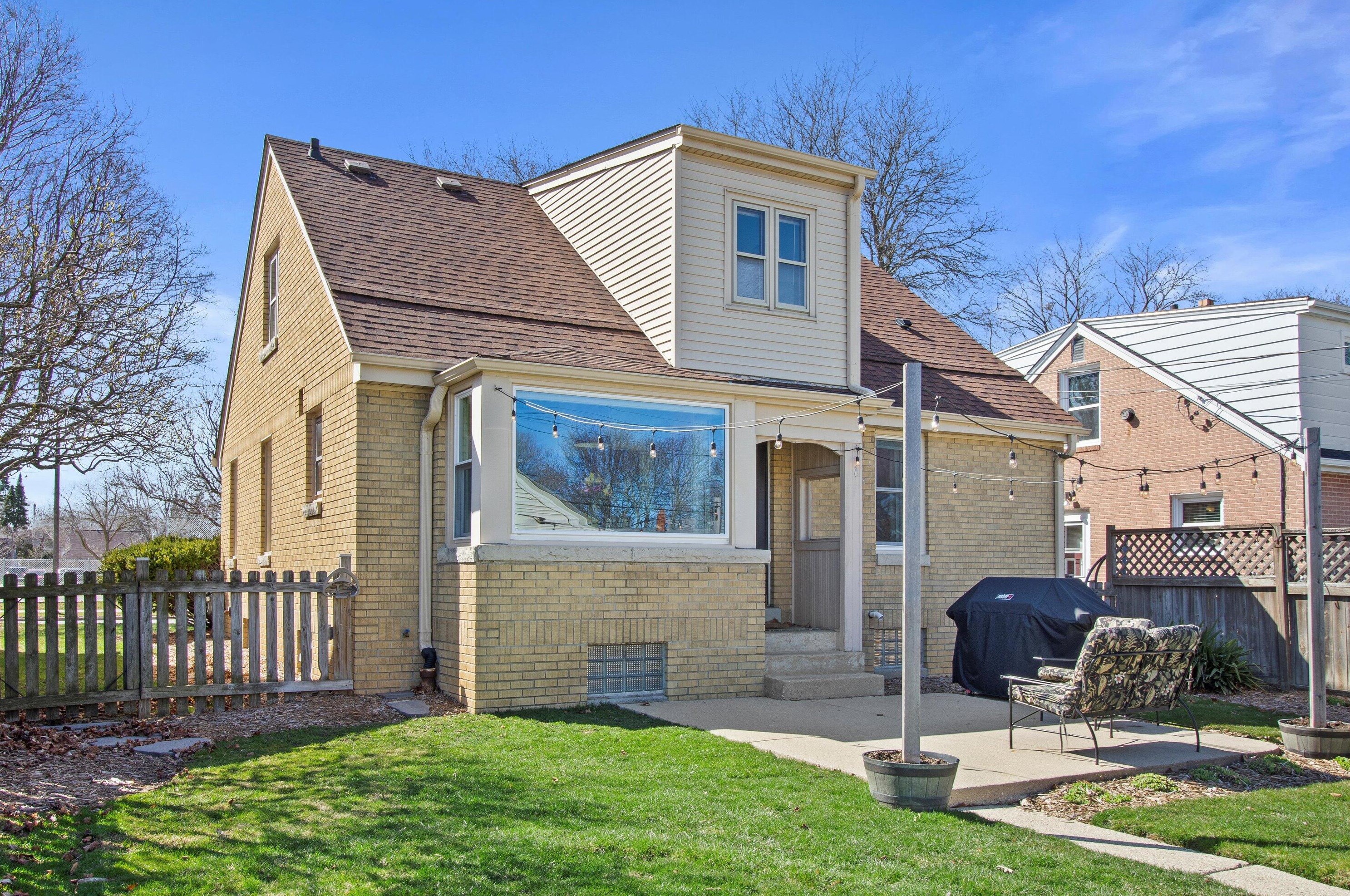 2936 80th St, Milwaukee WI  53219-2703 exterior