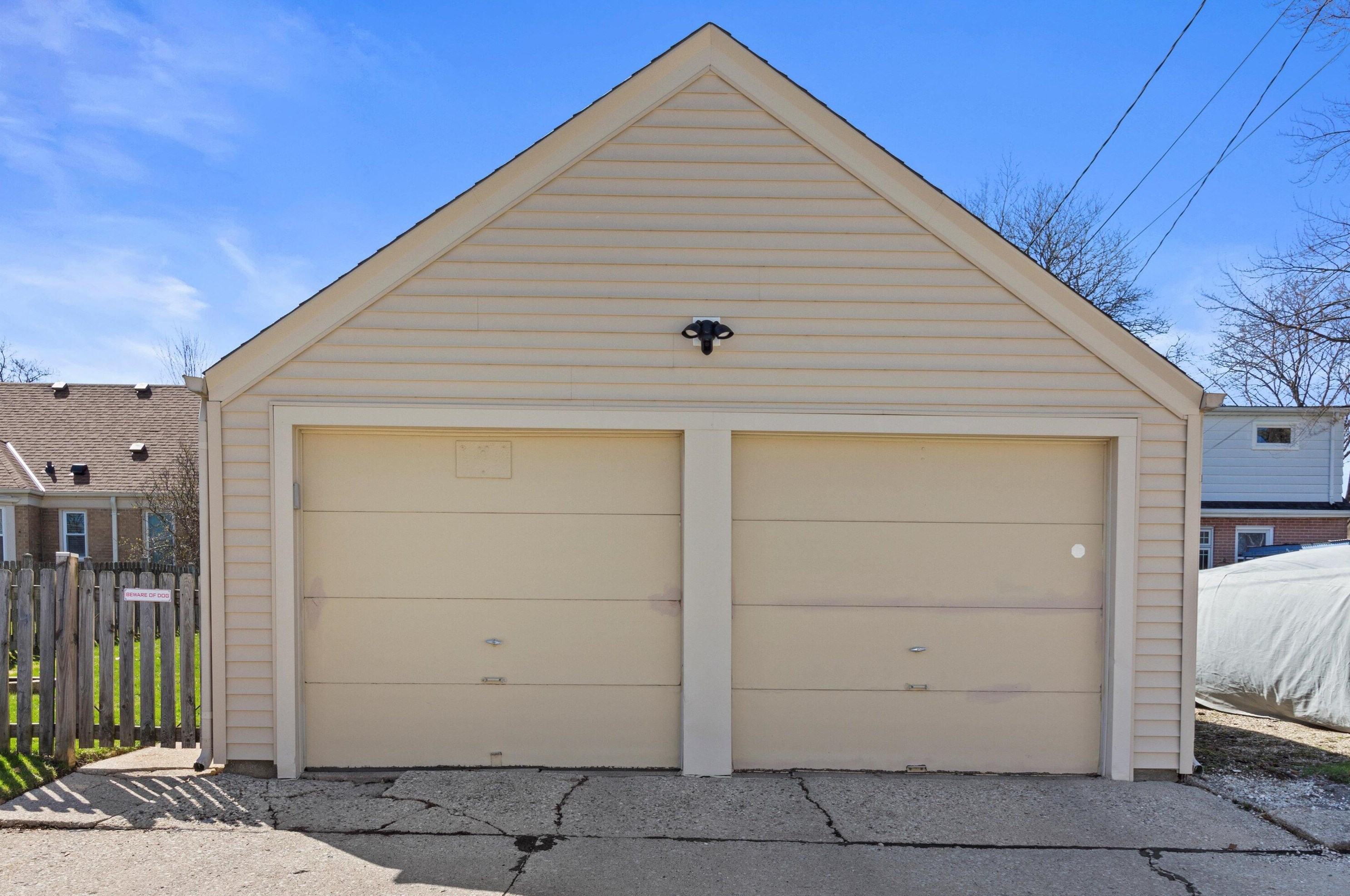 2936 80th St, Milwaukee WI  53219-2703 exterior