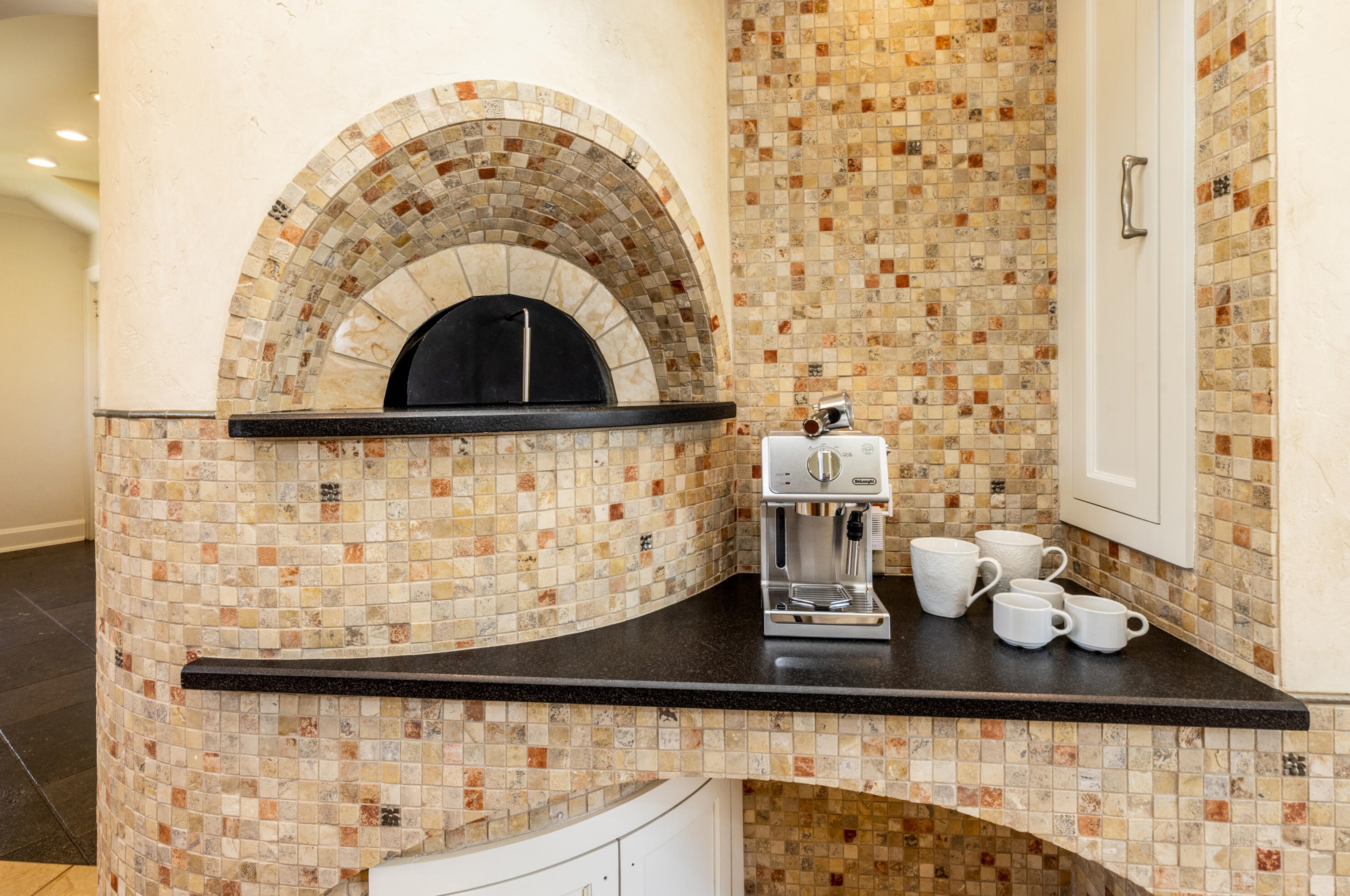 9400 Lk Dr, Milwaukee WI 53202-1251 exterior