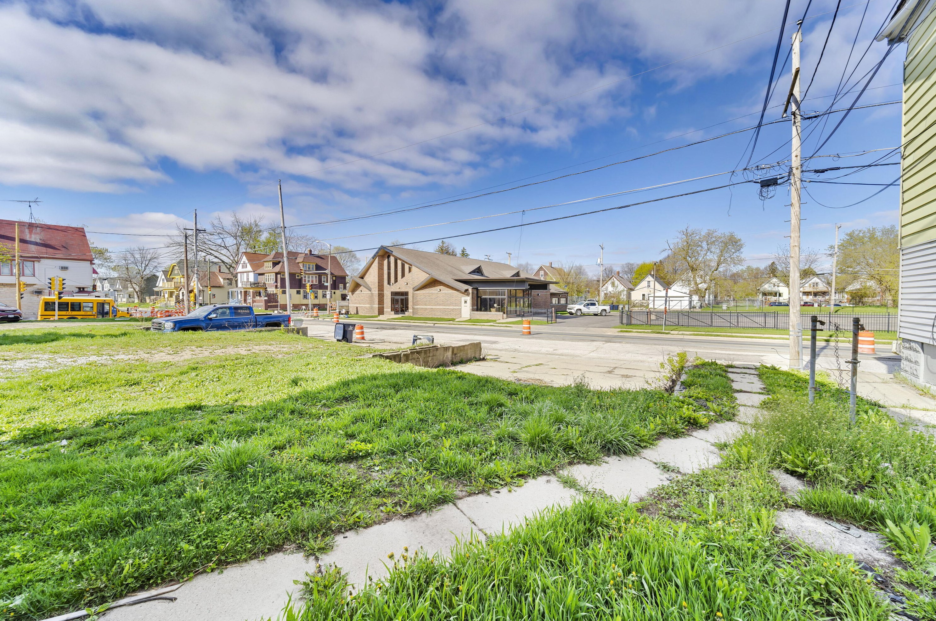 2917 19th St, Milwaukee WI  53206-2116 exterior