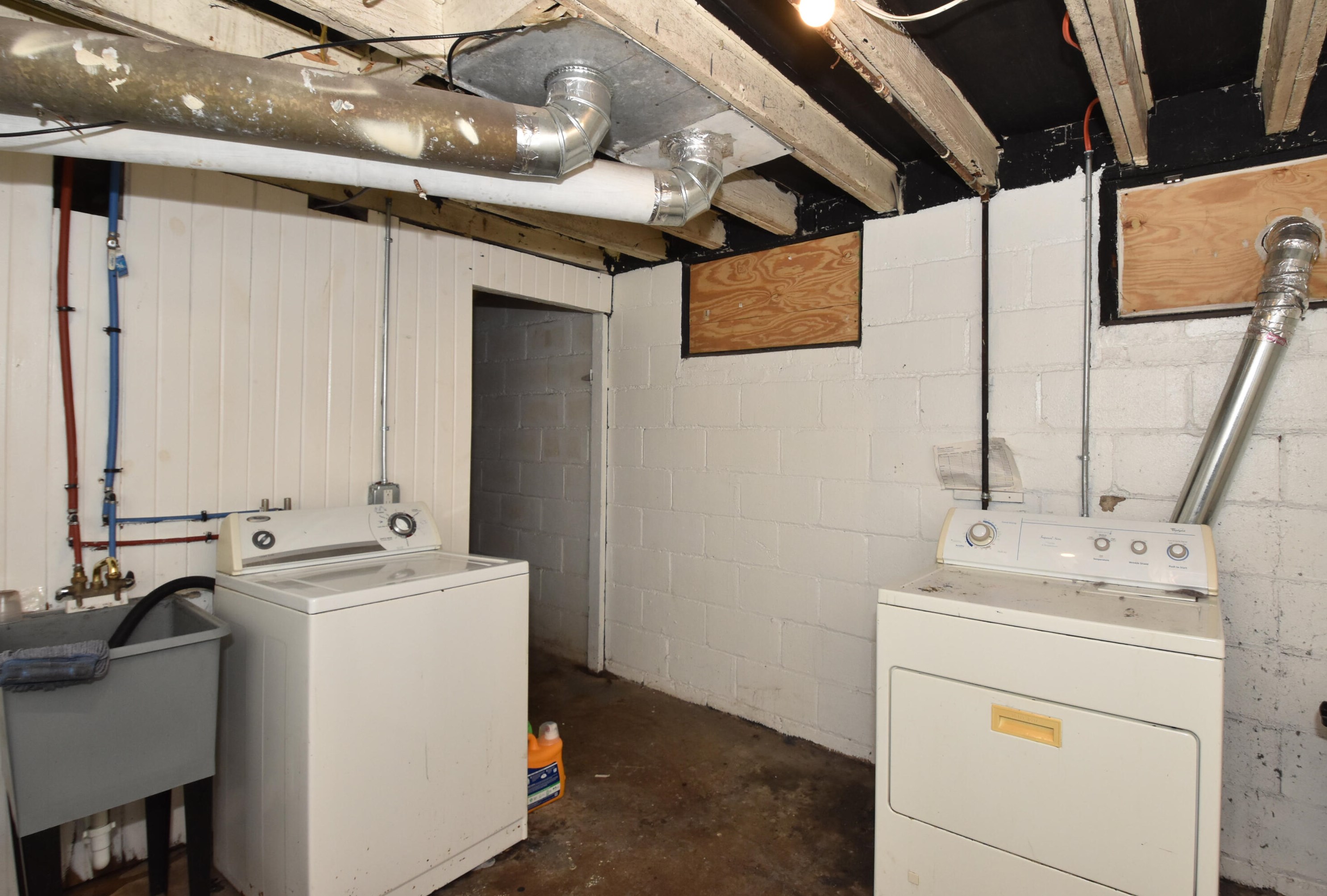 2926 Melvina St, Milwaukee WI 53216-2649 exterior