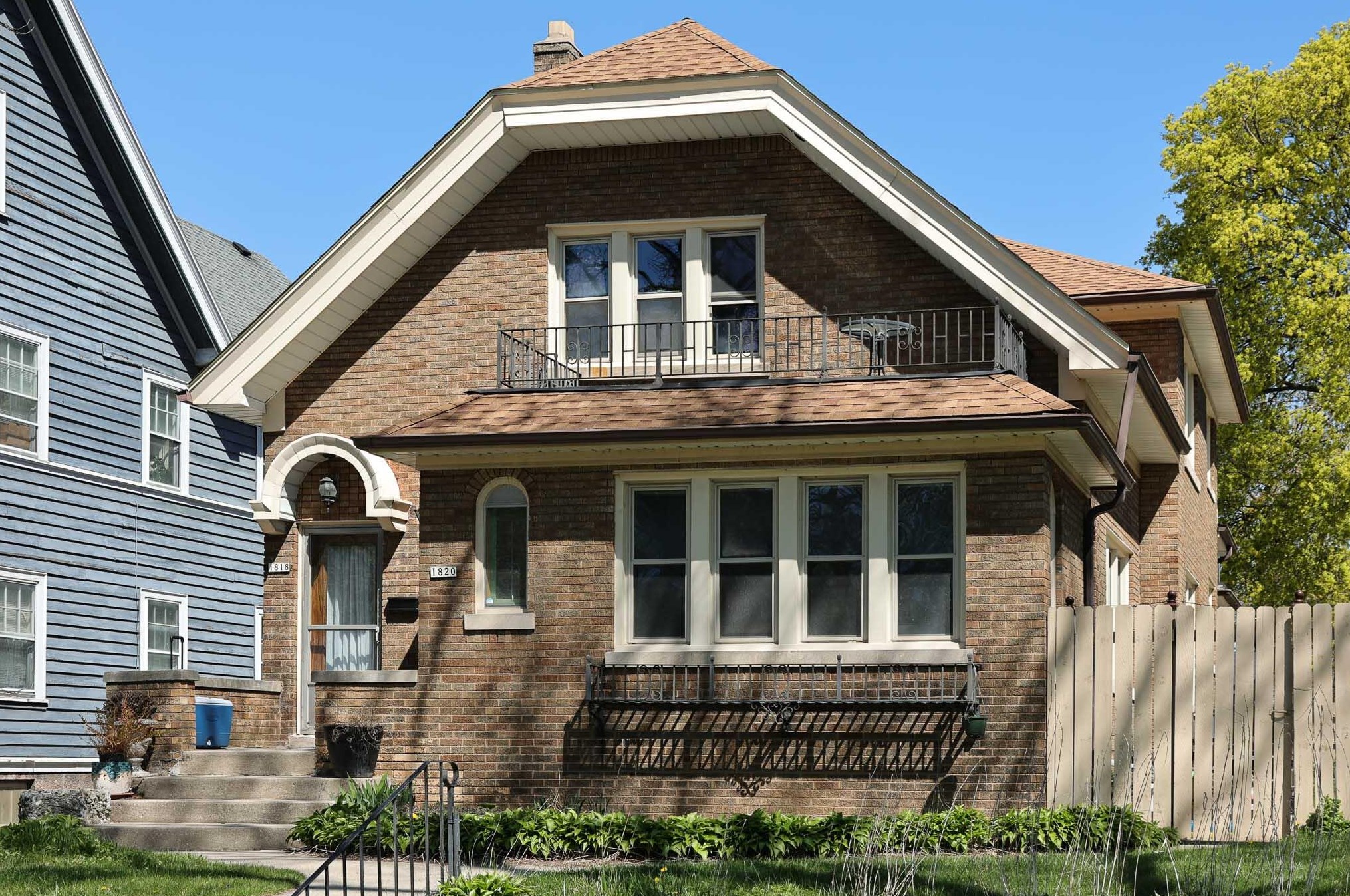 1818 Newberry Blvd, Milwaukee WI  53211-3561 exterior