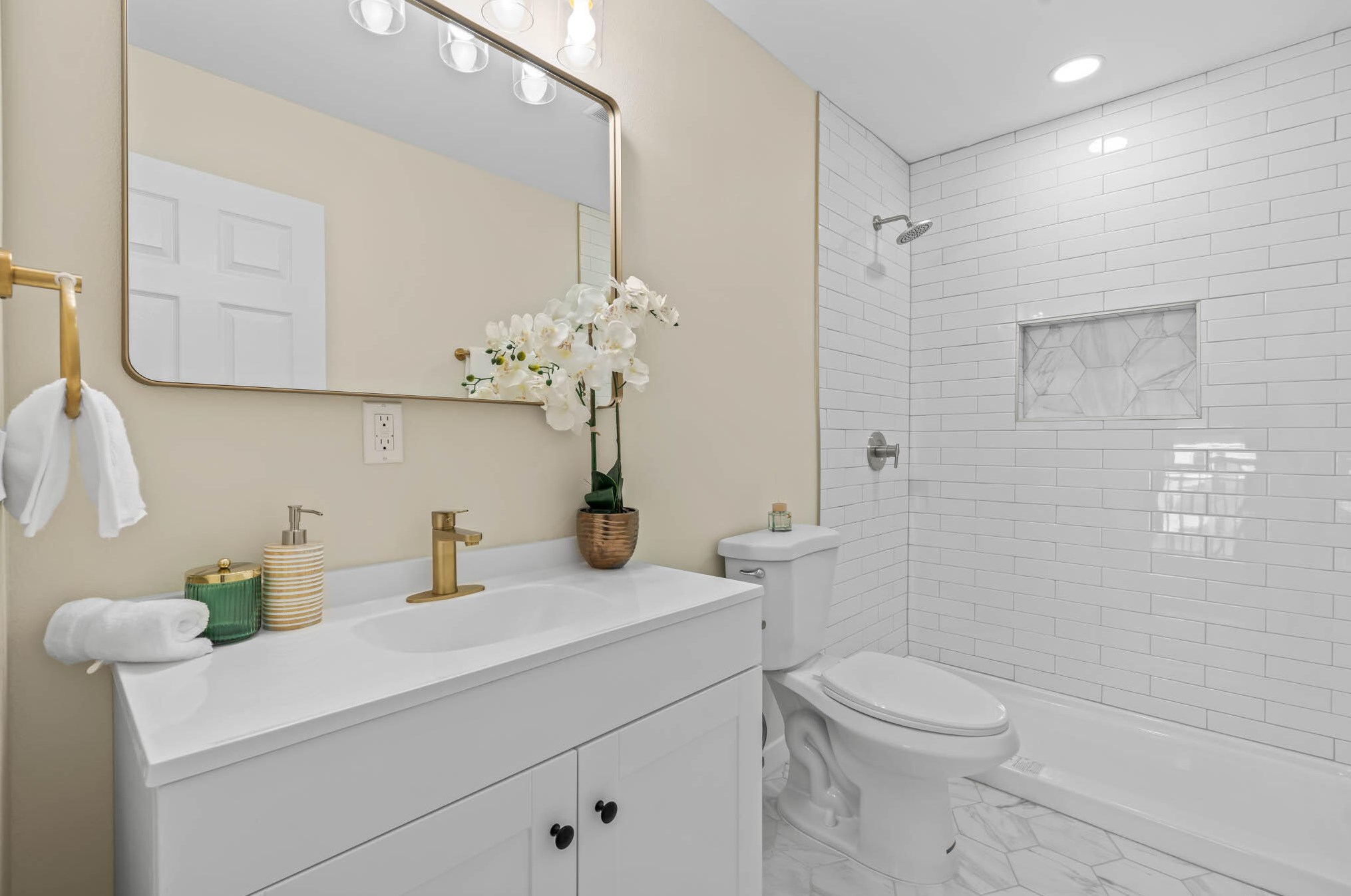 2920 83rd St, Milwaukee WI  53219-2712 exterior