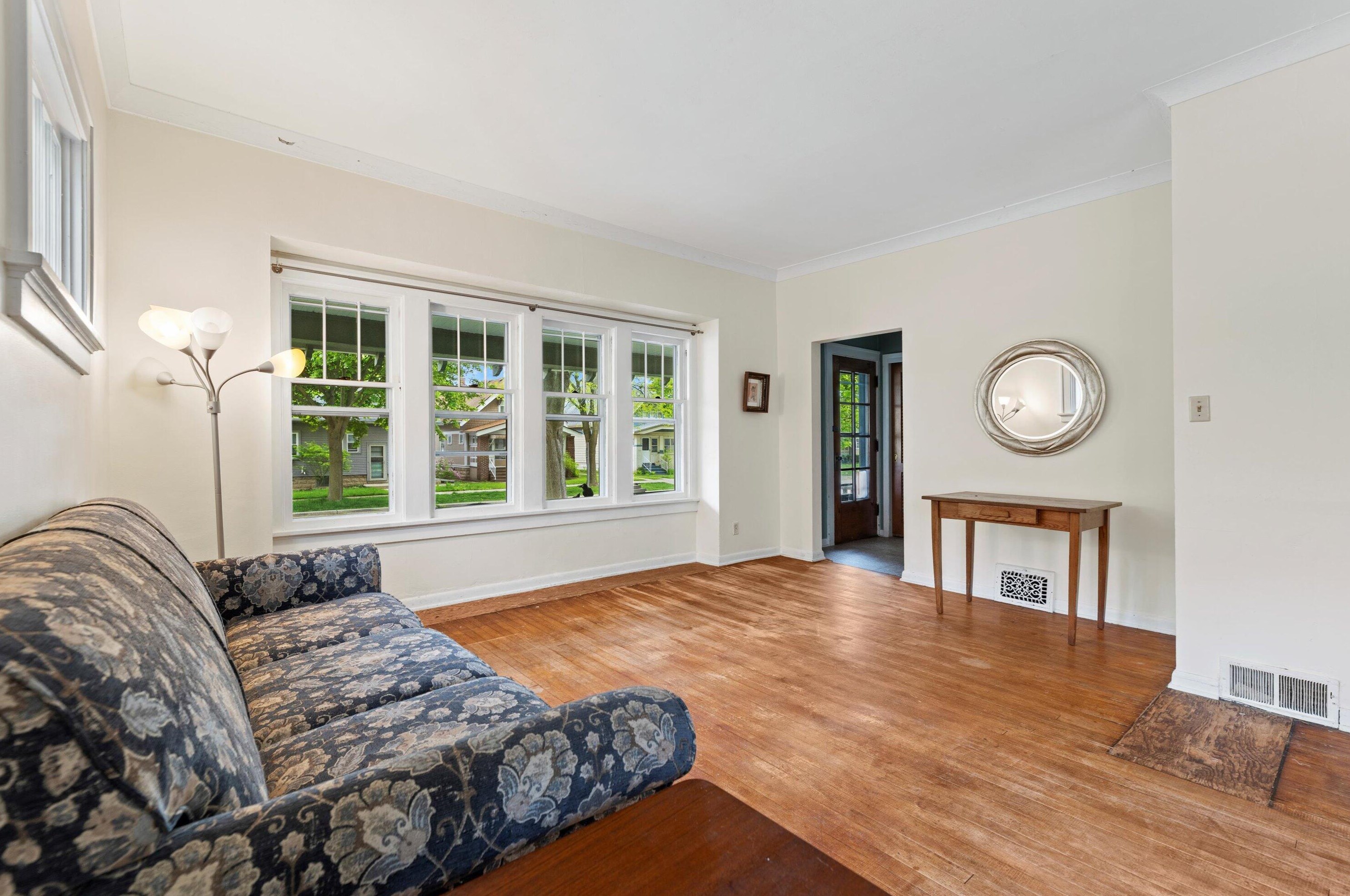 3837 Cramer St, Milwaukee WI 53211-2508 exterior