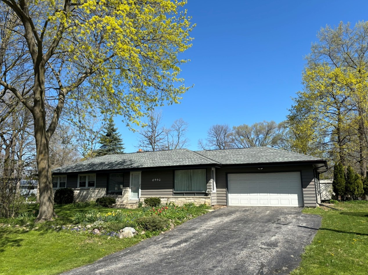 4990 Donna Dr, Milwaukee WI  53223-3134 exterior