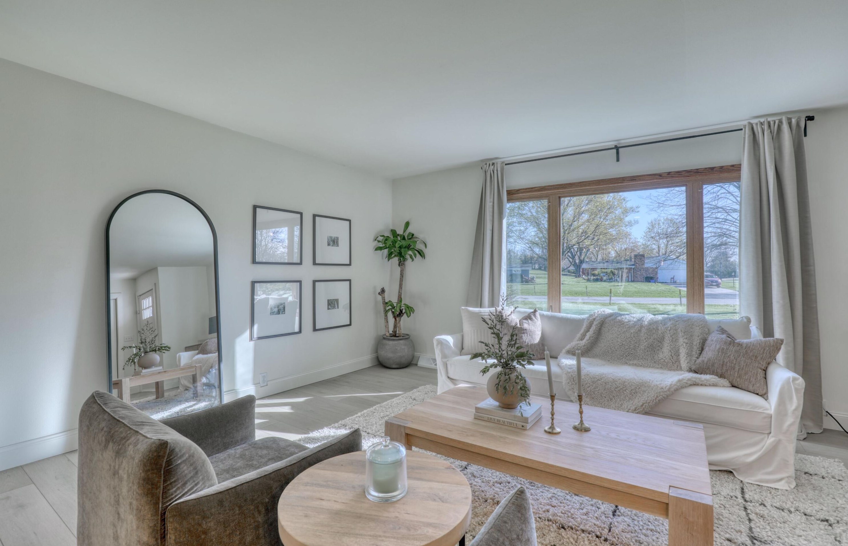 18200 Redvere Dr, Brookfield WI  53045-1101 exterior