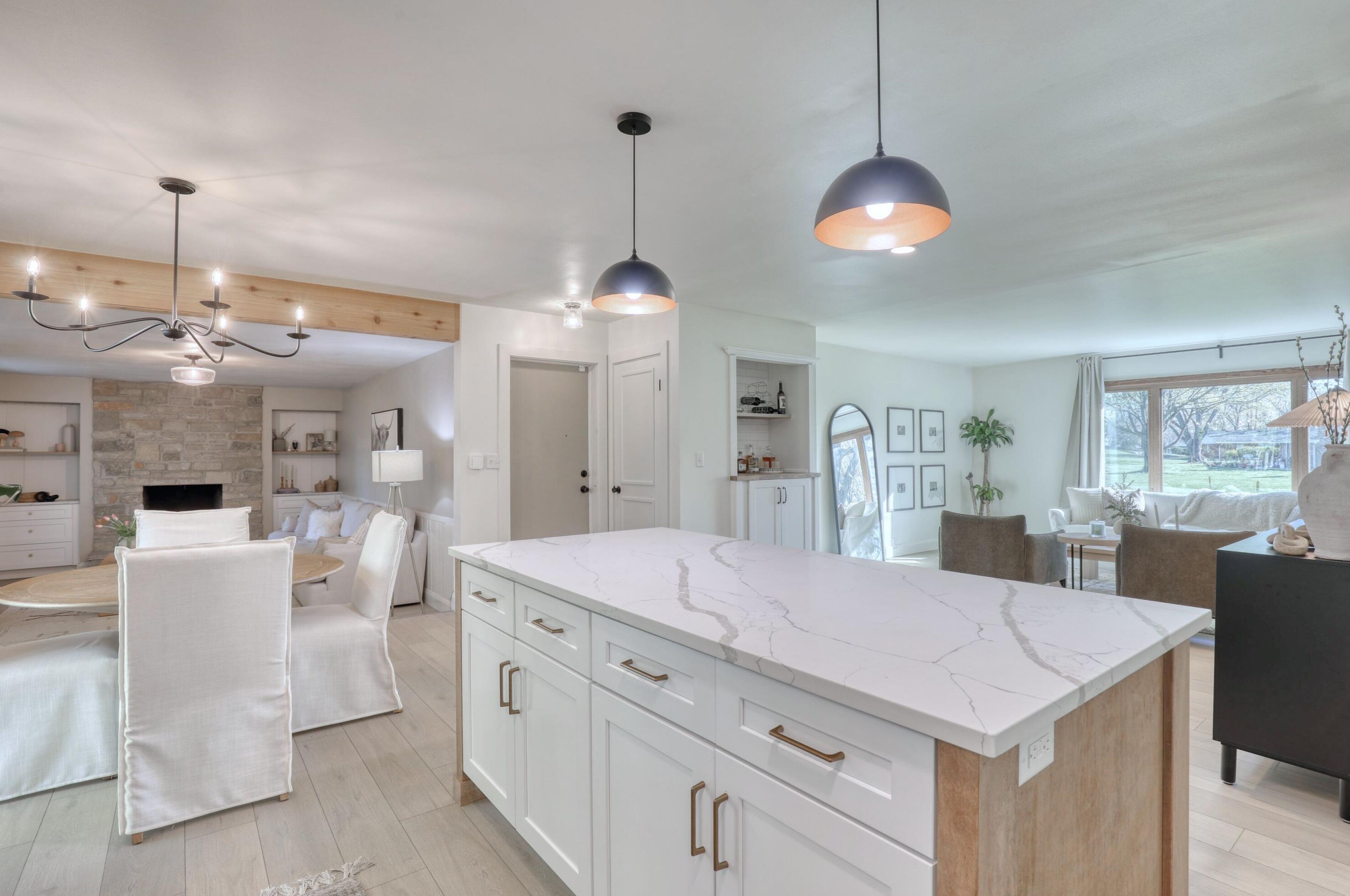18200 Redvere Dr, Brookfield WI  53045-1101 exterior