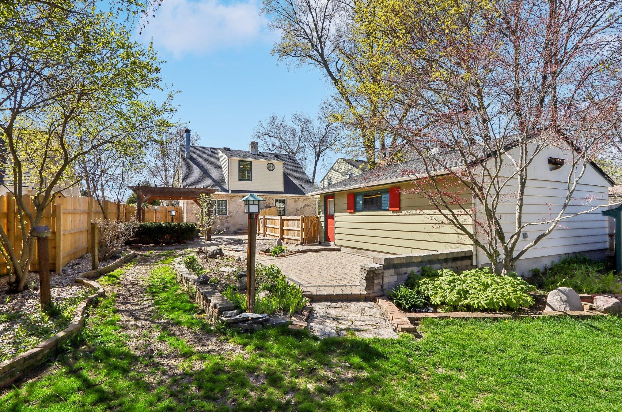 8034 Regent Rd, Milwaukee WI  53217-2730 exterior