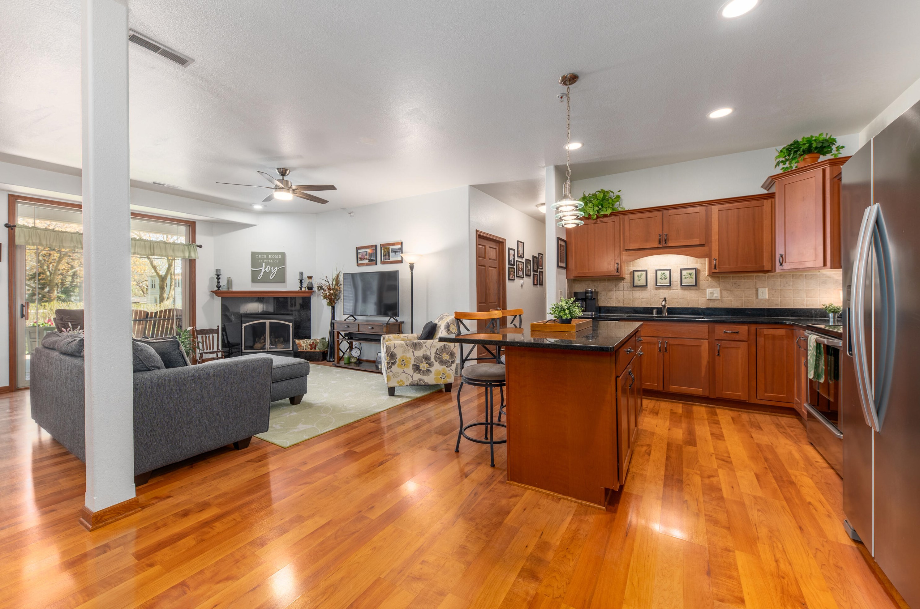 117 73rd St, Milwaukee WI  53214-1526 exterior