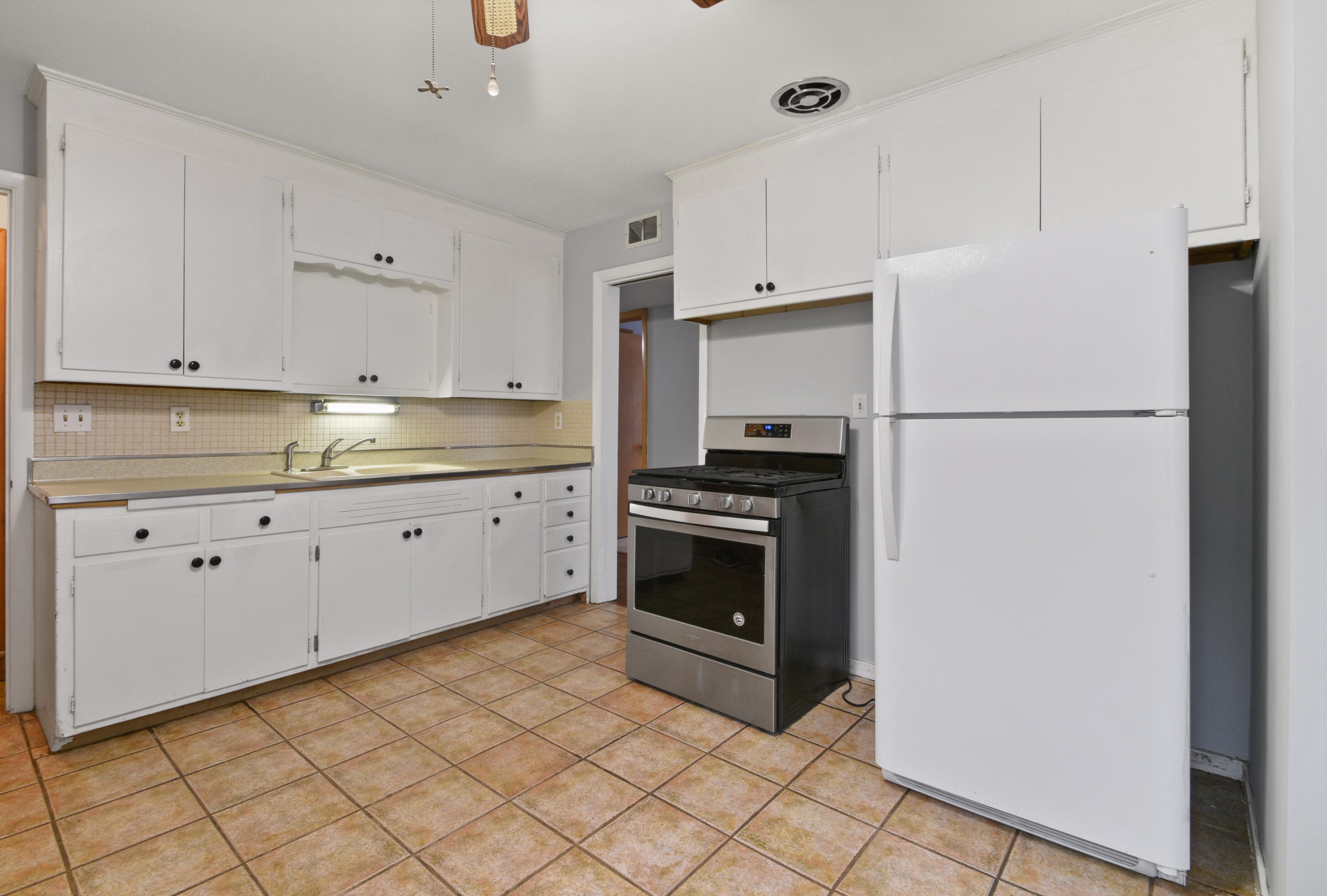 3841 81st St, Milwaukee WI  53222-2929 exterior