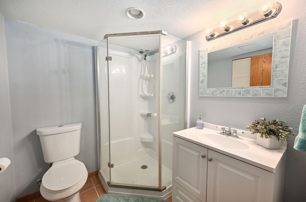 10513 Caldwell Ave, Milwaukee WI  53225-3259 exterior