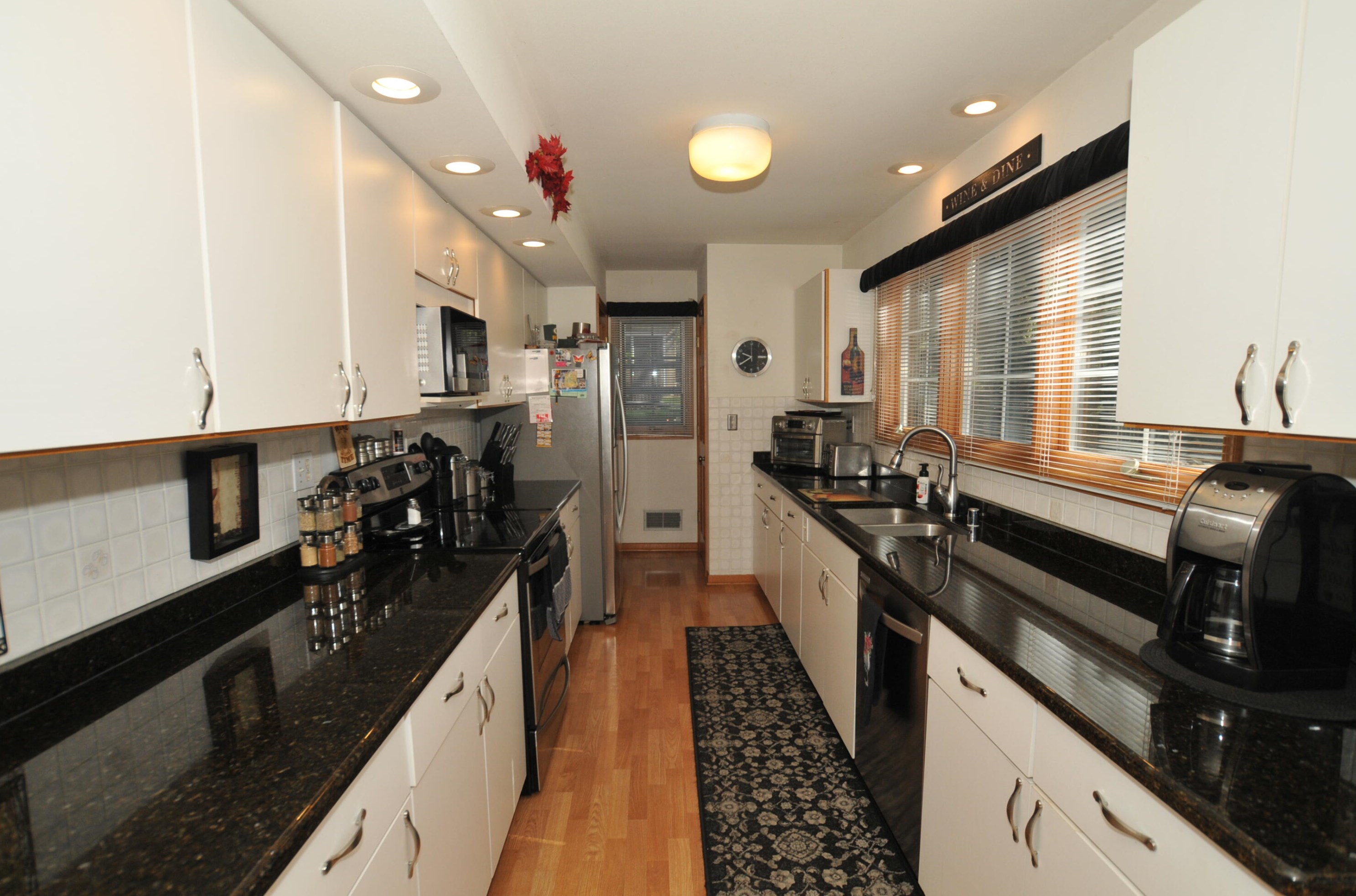 3830 Oakridge Ct, Milwaukee WI 53228-1367 exterior