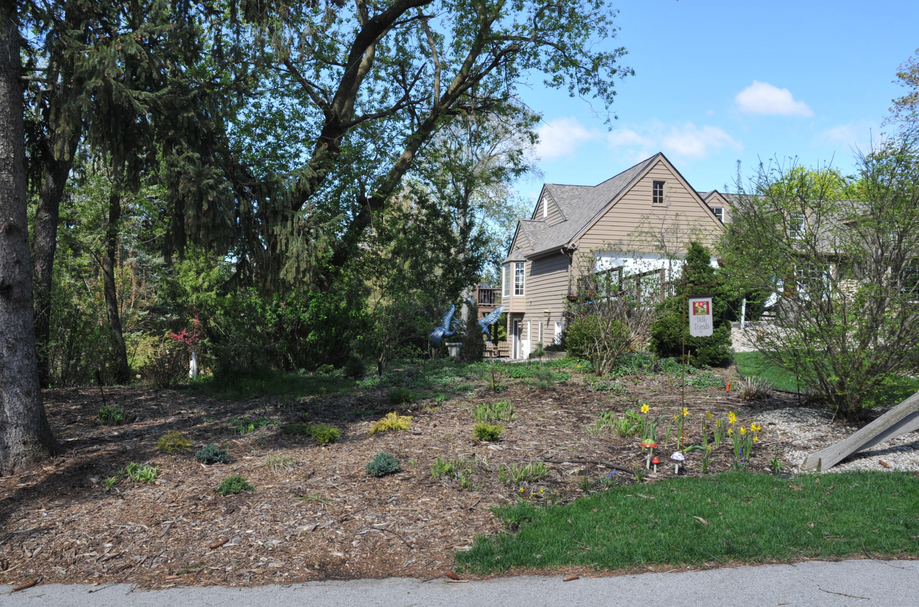 3830 Oakridge Ct, Milwaukee WI 53228-1367 exterior